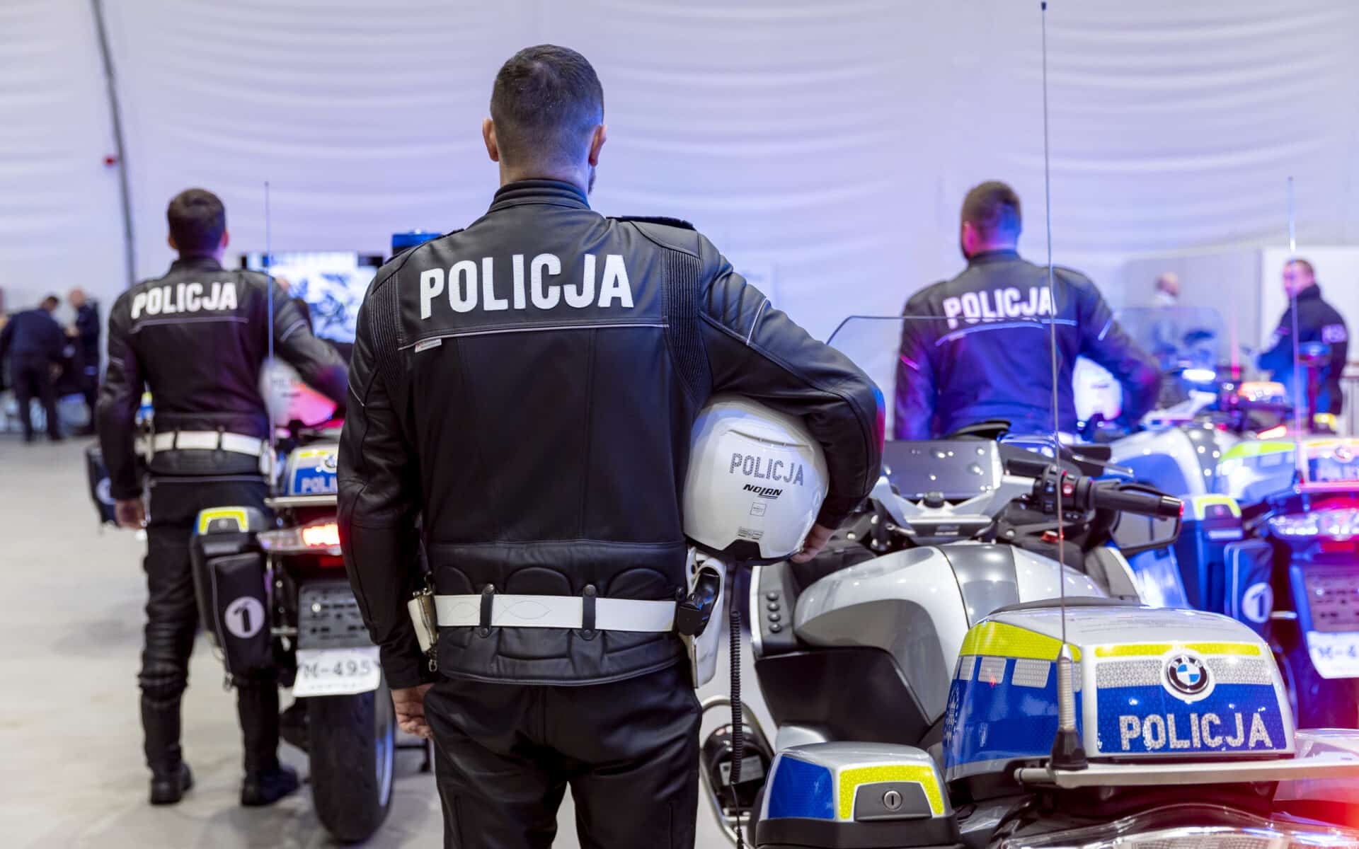 “Zostań kimś wyjątkowym” – policjanci zachęcają do wstąpienia do służby na motocyklu
