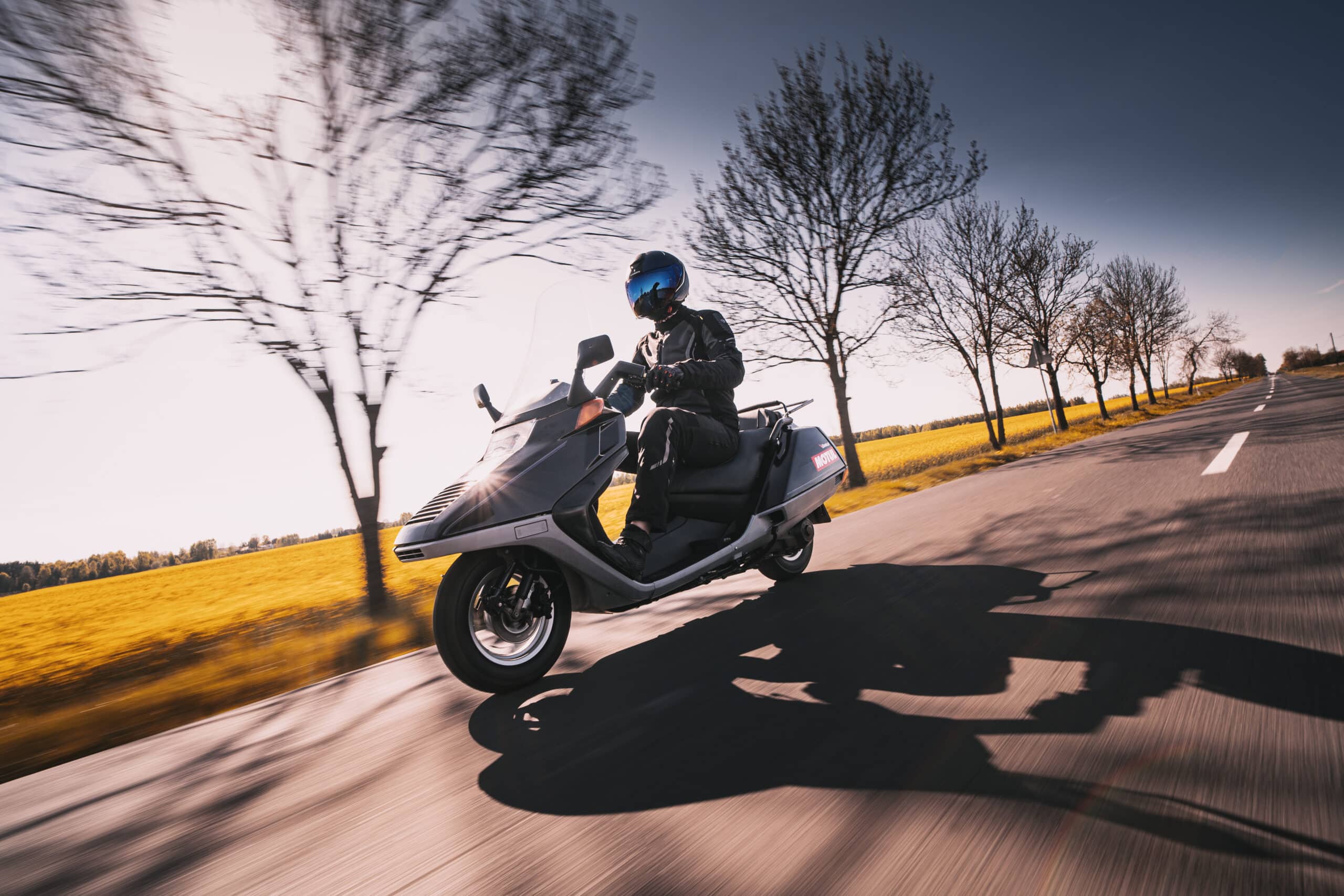 Honda CN 250 Helix: skuter, o którym nigdy nie marzyłem. Czy istnieje coś brzydszego? [Opinie, zdjęcia, dane techniczne, historia,]