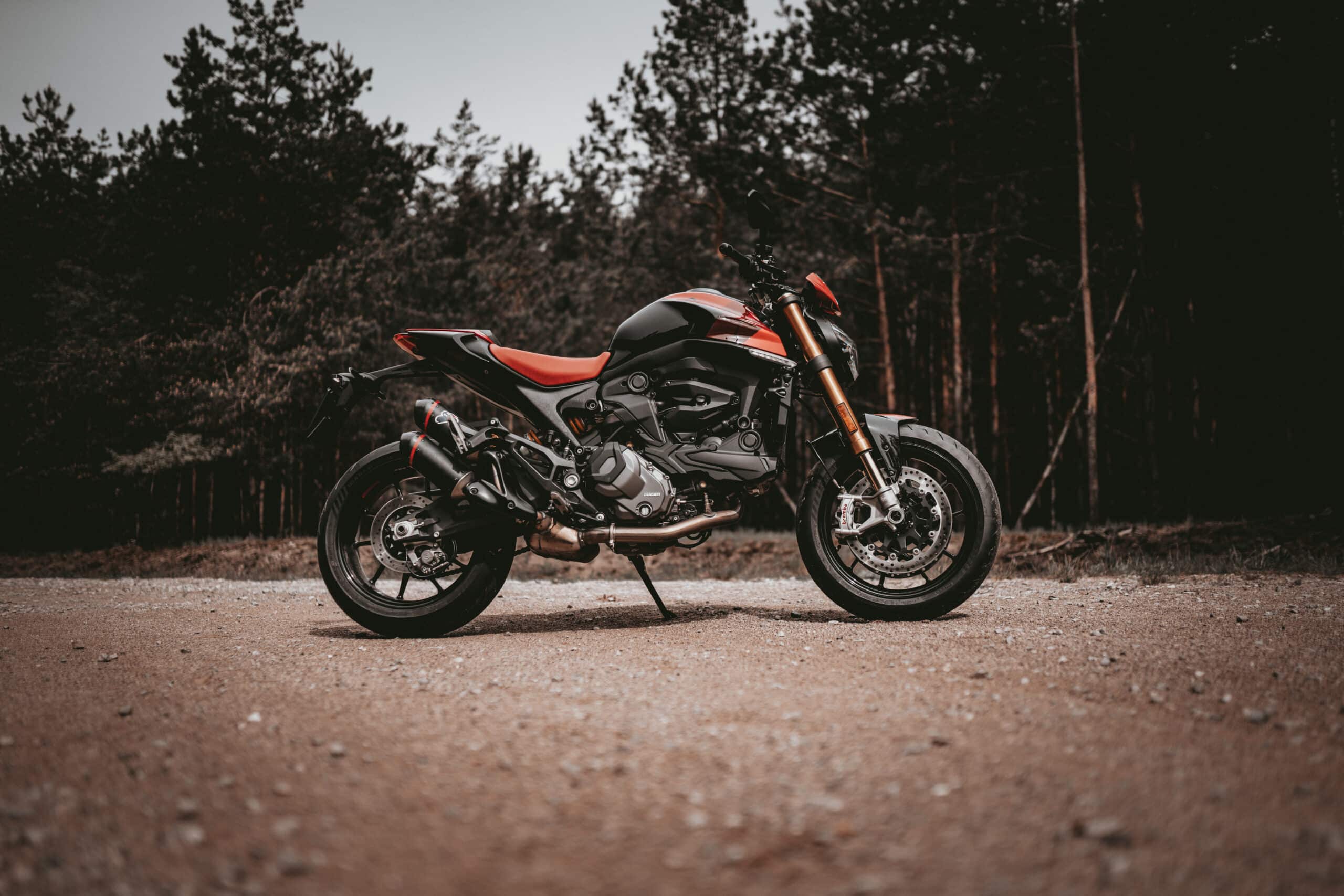 Nowy Ducati Monster SP: potwór drzemie w szczegółach | cena, zdjęcia, wideo, opinia