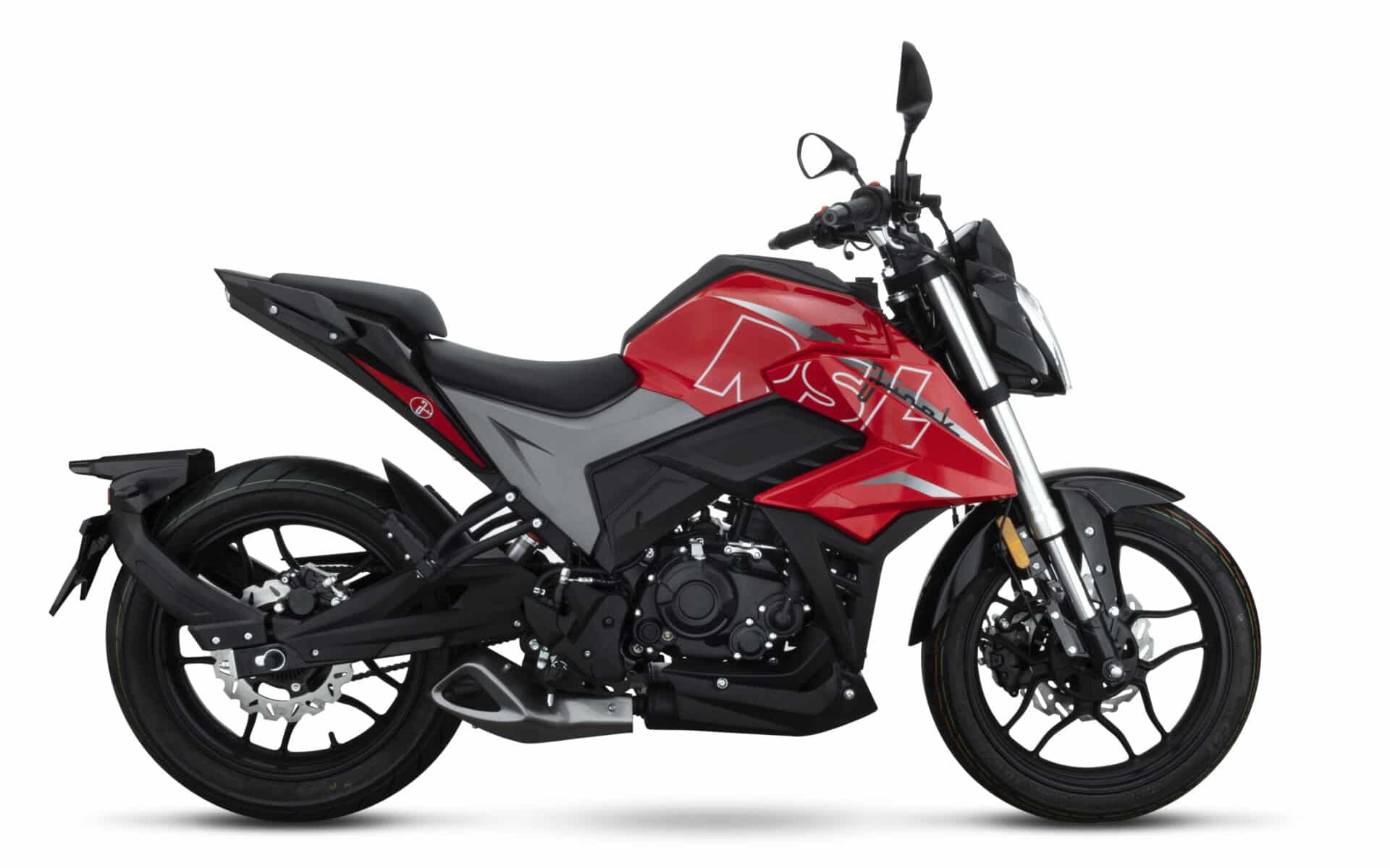 Nowy Junak RSL 125: 13 KM i dwie chłodnice w sportowym nakedzie