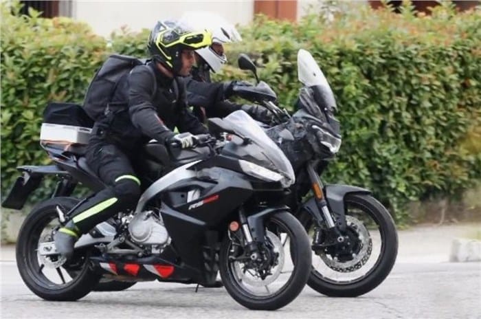 Aprilia dołącza do wyścigu zbrojeń i pracuje nad sportowym motocyklem o pojemności 440 cm3 – jaką ma moc i kiedy zadebiutuje na rynku?