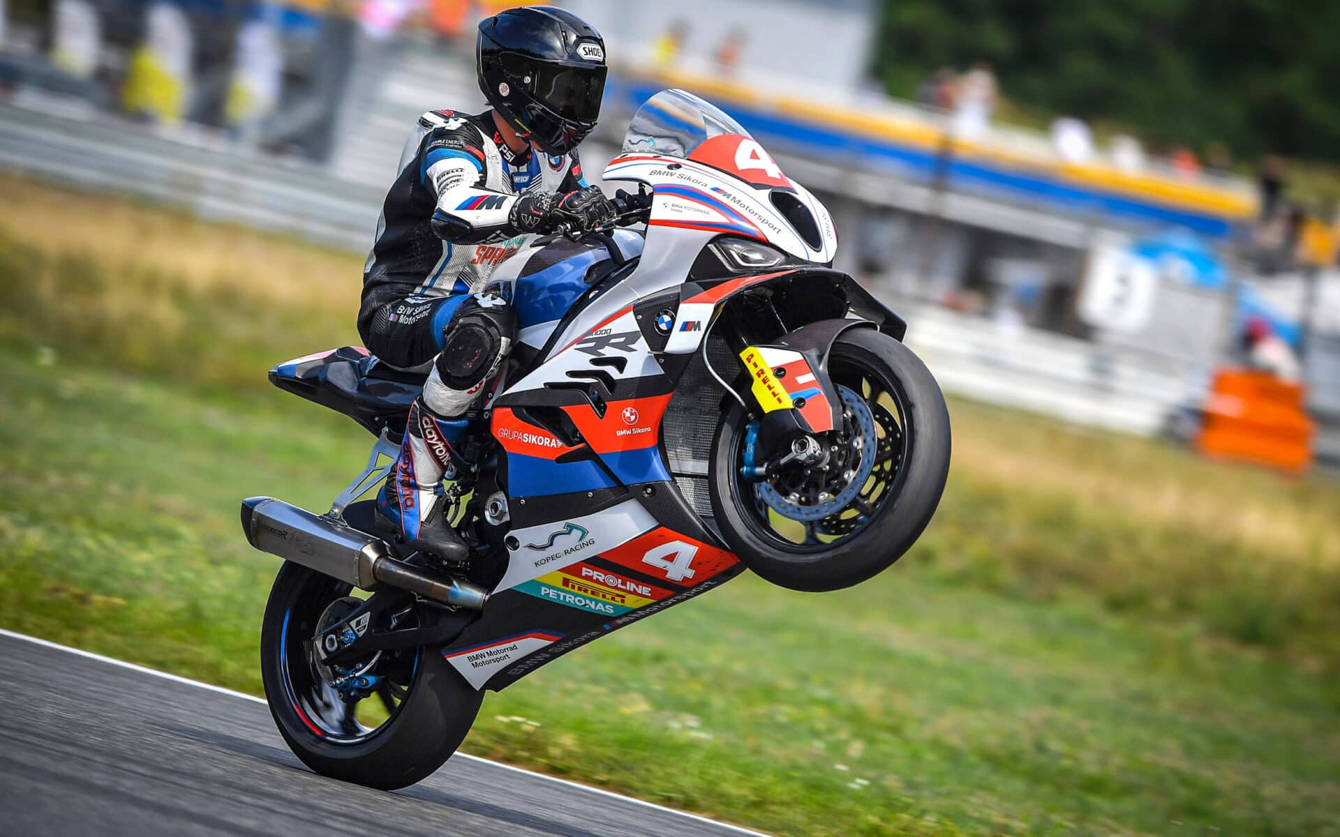 16-letni Milan Pawel ustanowił nowy rekord Toru Poznań dosiadając BMW M 1000 RR!
