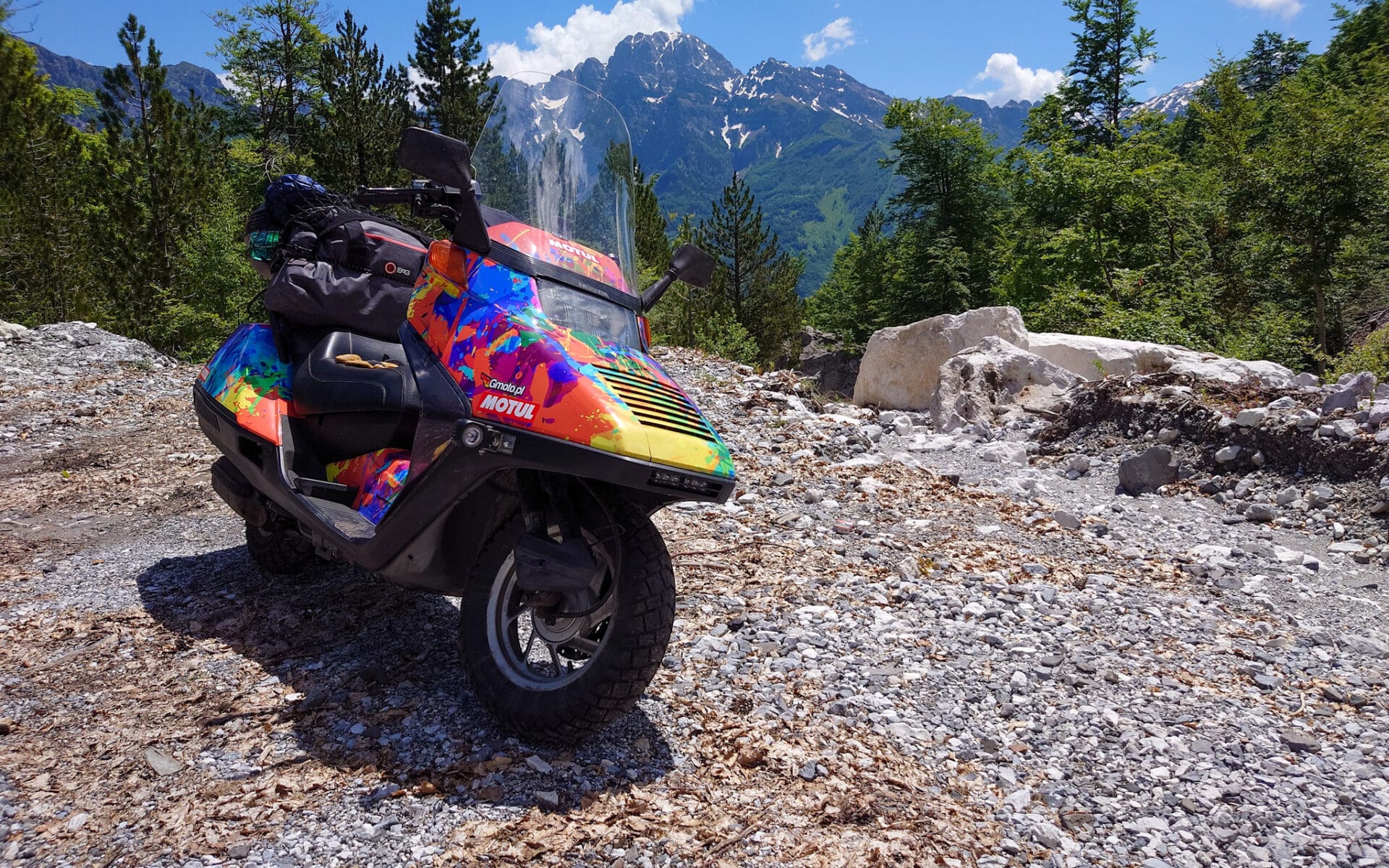 Zabrali kultowe i drogie skutery na offroad. Barbarzyństwo czy głupota?