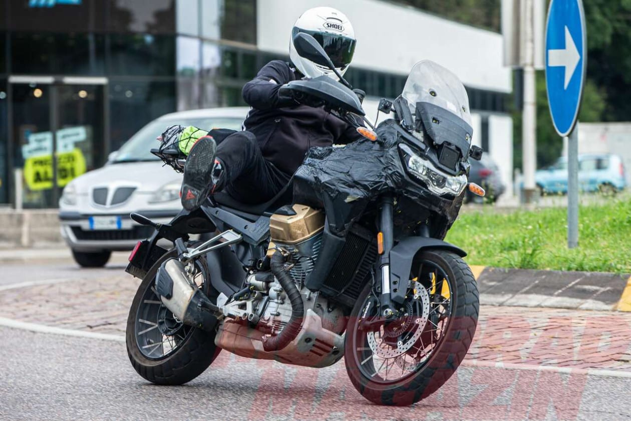 Wielki powrót Moto Guzzi Stelvio tak prezentują się pierwsze