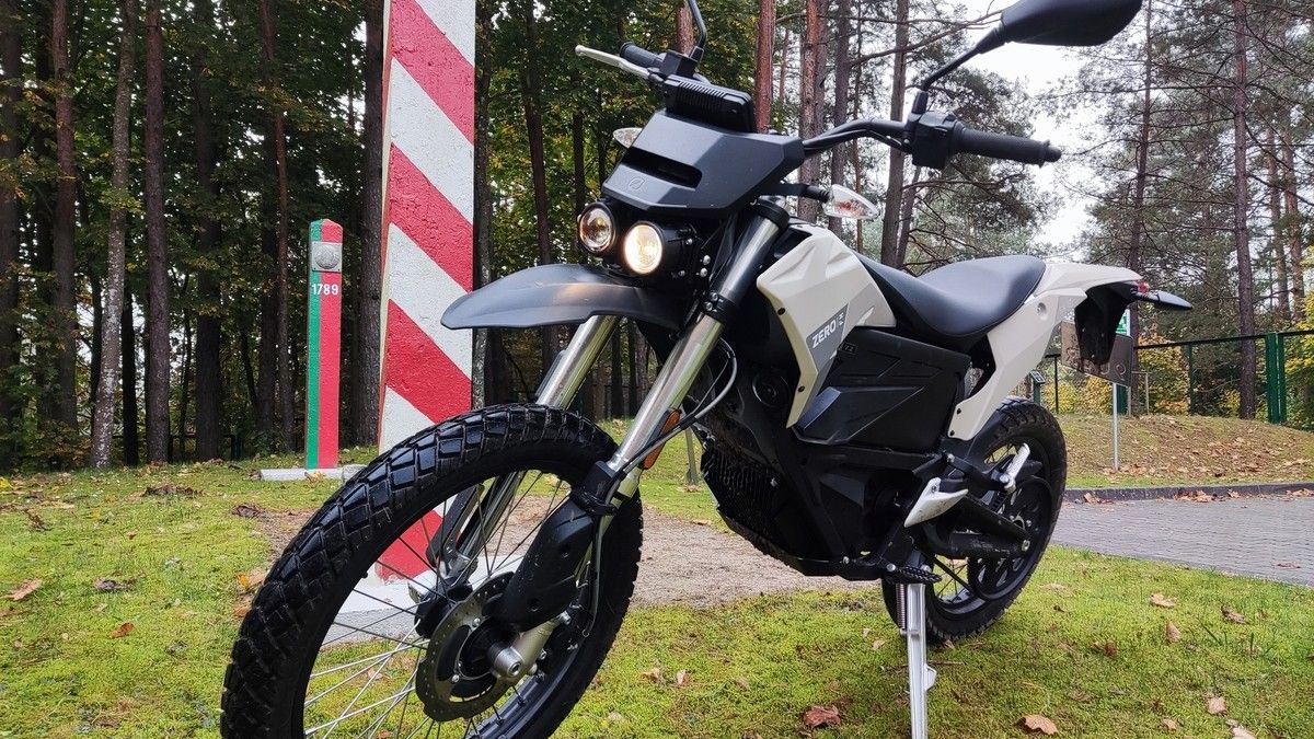 Motocykle elektryczne o wartości 1,2 mln złotych zasilą szeregi Straży Granicznej