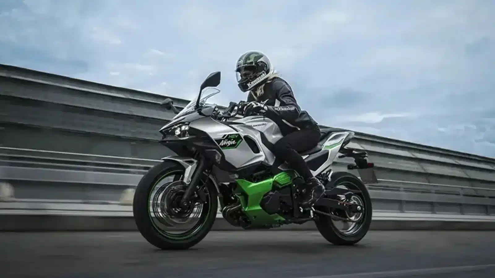 Kawasaki Ninja 7 Hybrid – alternatywa dla wymierających silników spalinowych i konkurencja dla elektryków [DANE TECHNICZNE, OPIS, ZDJĘCIA]