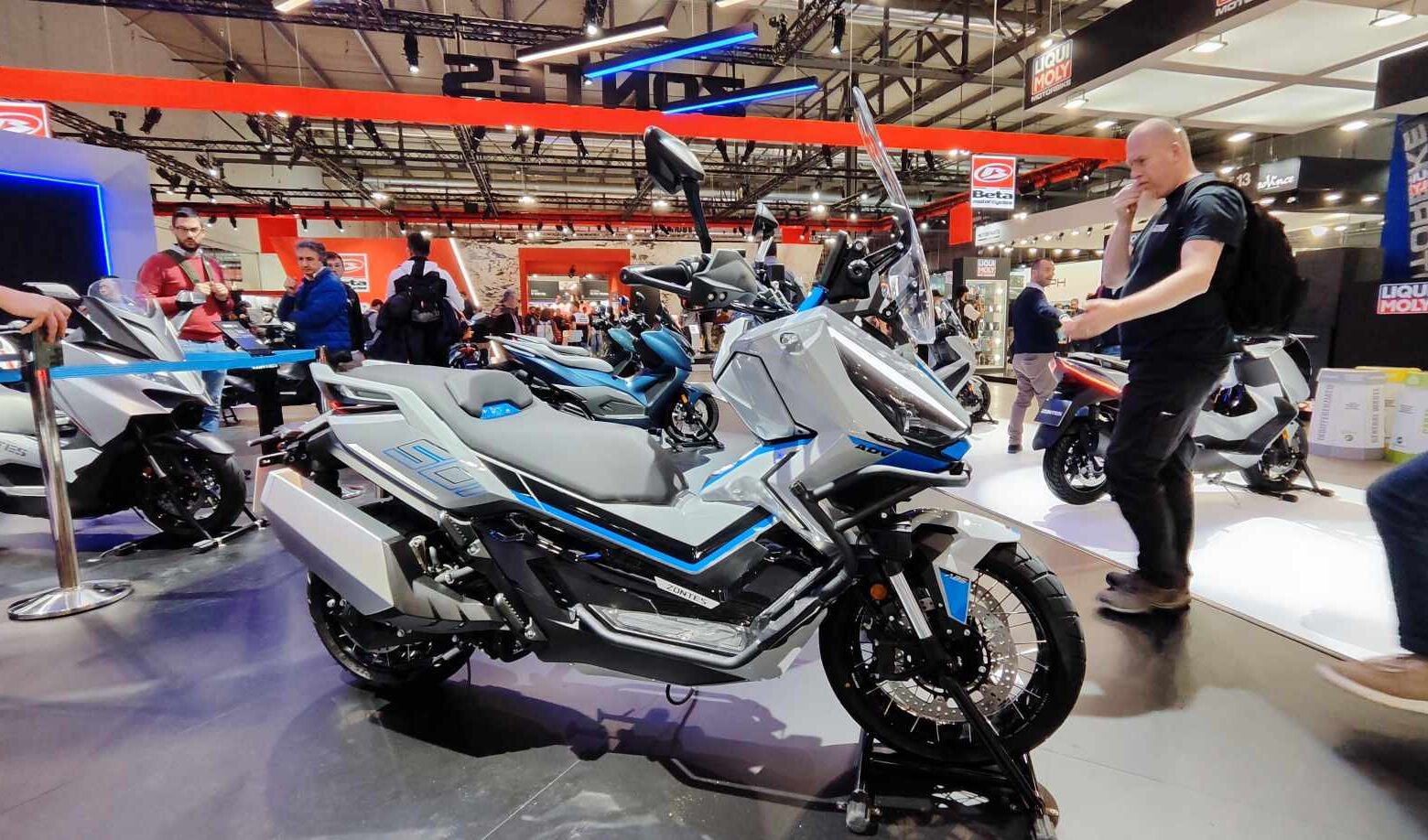 Zontes 501 T-G – bogactwo i przepych w stylu ADV! [EICMA, GALERIA ZDJĘĆ]