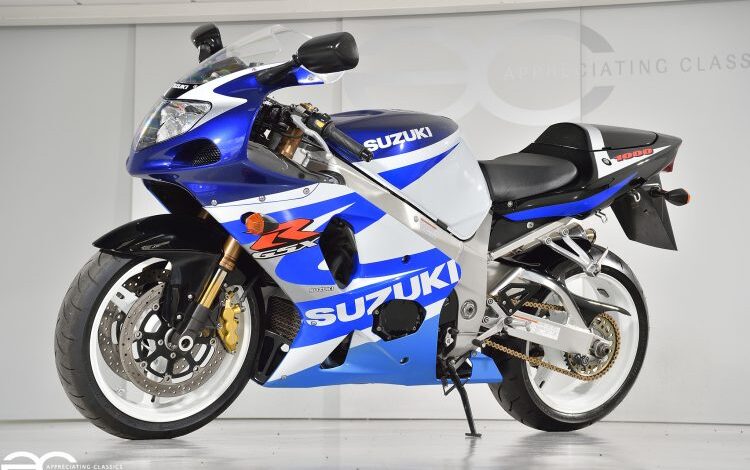 Suzuki GSX-R 1000 K1/K2 – pancerny, bezawaryjny i najlepszy w 2001 roku [OPIS, DANE TECHNICZNE, HISTORIA, GALERIA ZDJĘĆ]