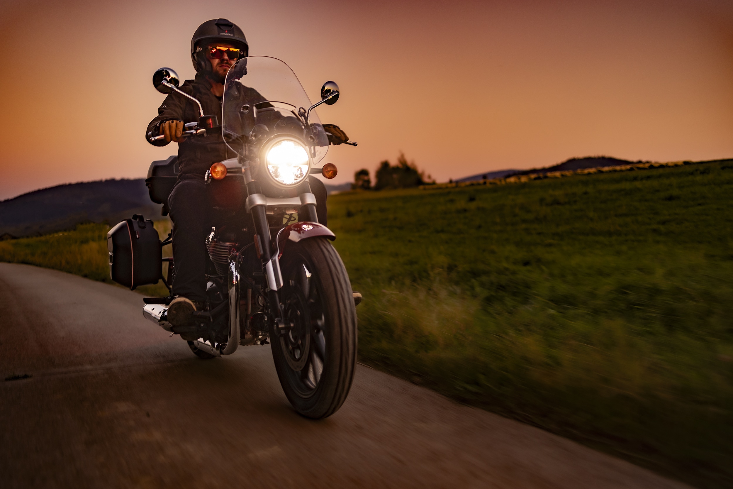 Royal Enfield Super Meteor 650 Celestial: motocyklowy chill po indyjsku