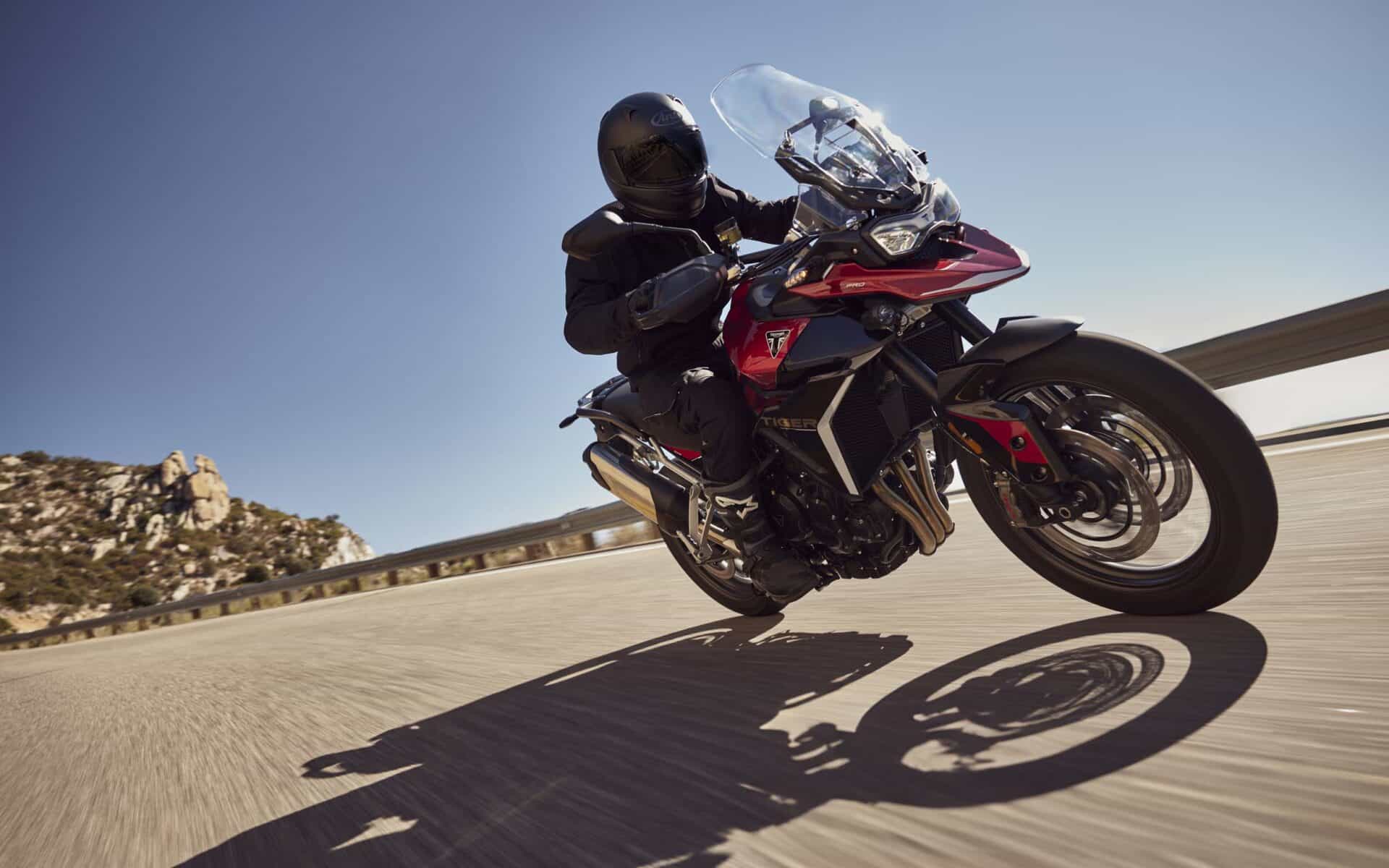 Nowy Triumph Tiger 900 2024: Darwin byłby dumny [cena, zdjęcia, dane techniczne]