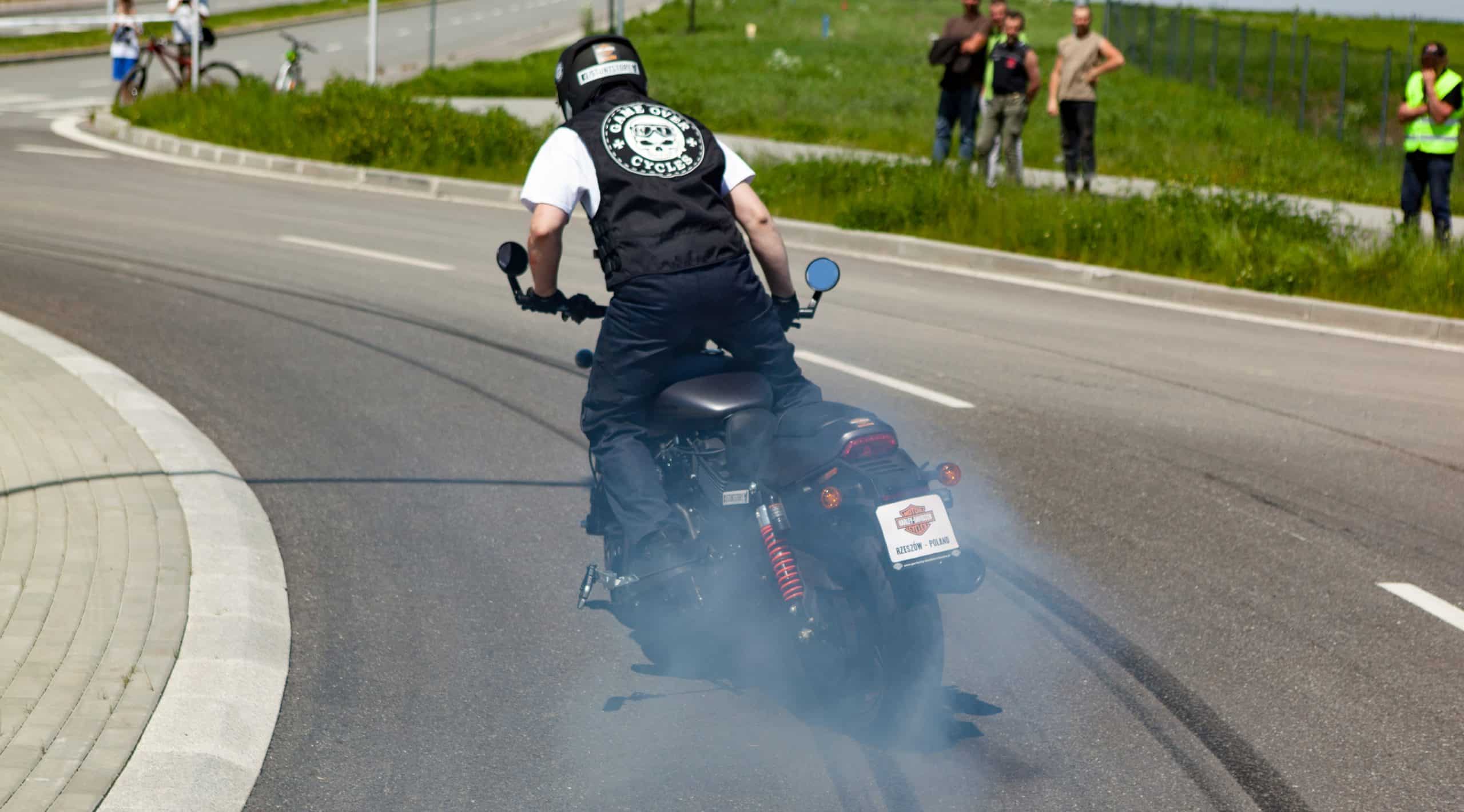 5 motocyklowych rekordów świata, a w nich jeden polski akcent – dasz radę pobić któryś z nich?