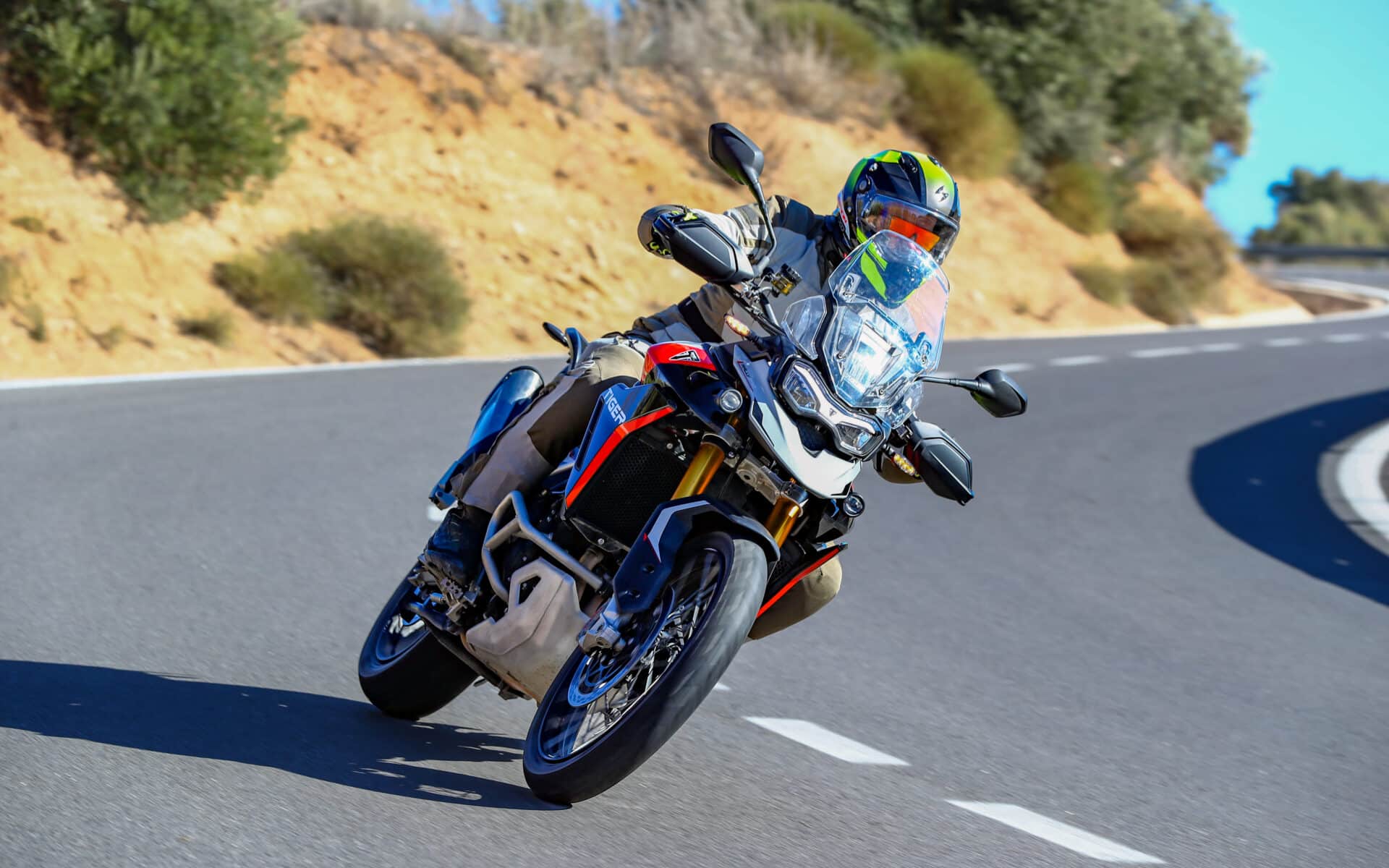 Triumph Tiger 900 2024: dobra zmiana! [cena, zdjęcia, wideo, dane techniczne]