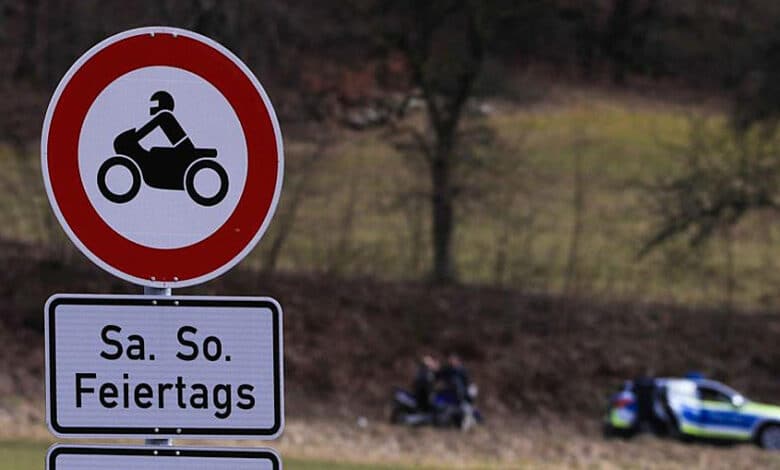 To nie akcesoryjne tłumiki są powodem zamkniętych dróg dla motocyklistów – konieczne jest wprowadzenie zmian