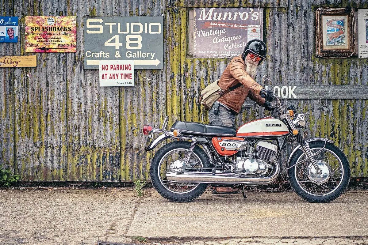 Suzuki T500: dwusuwowy i dwucylindrowy potwór klasy premium [OPIS, DANE TECHNICZNE, GALERIA ZDJĘĆ]