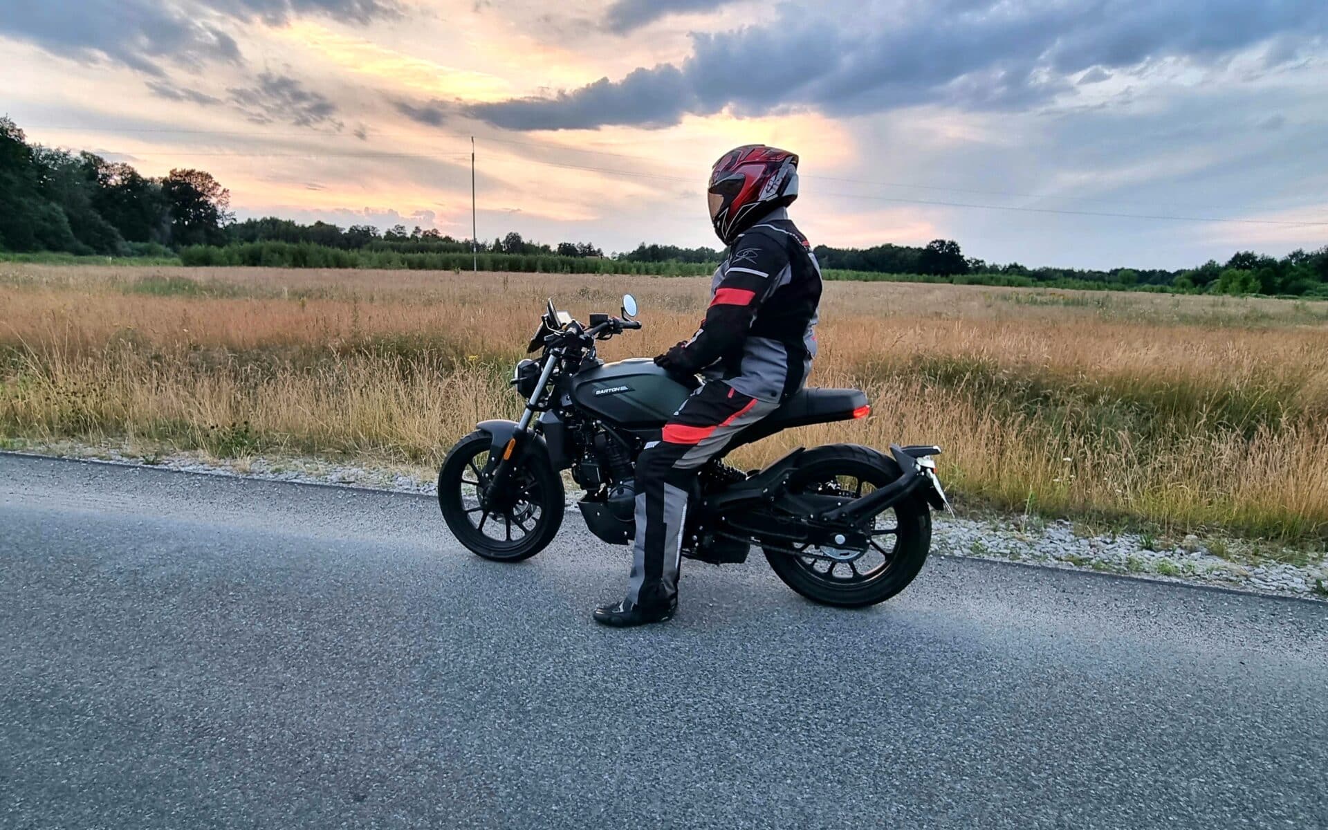 Pakiet akcesoriów za 1000 zł. W marcu, zakup Bartona 125 może opłacić się jeszcze bardziej!