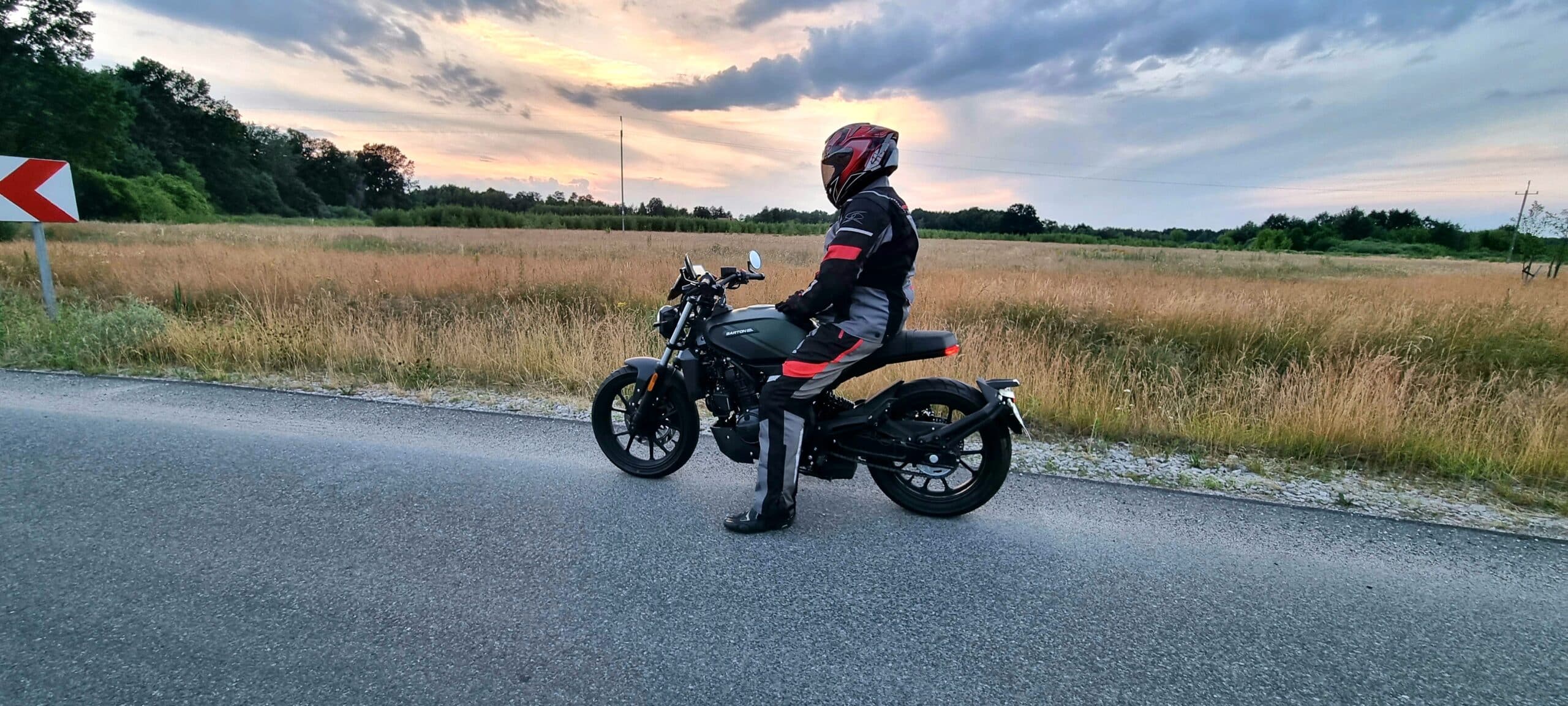 Pakiet akcesoriów za 1000 zł. W marcu, zakup Bartona 125 może opłacić się jeszcze bardziej!