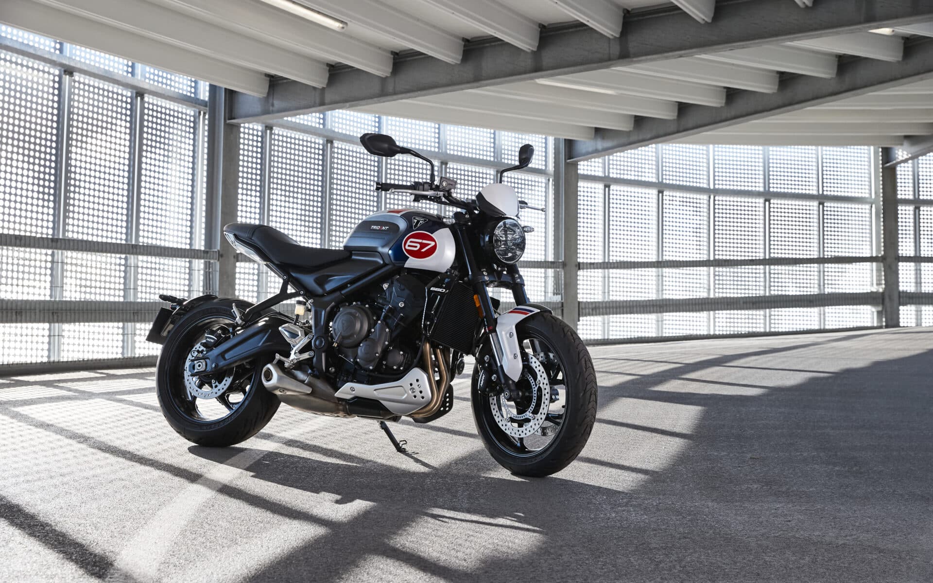 Triumph prezentuje edycję specjalną Tridenta 660 o nazwie Triple Tribute