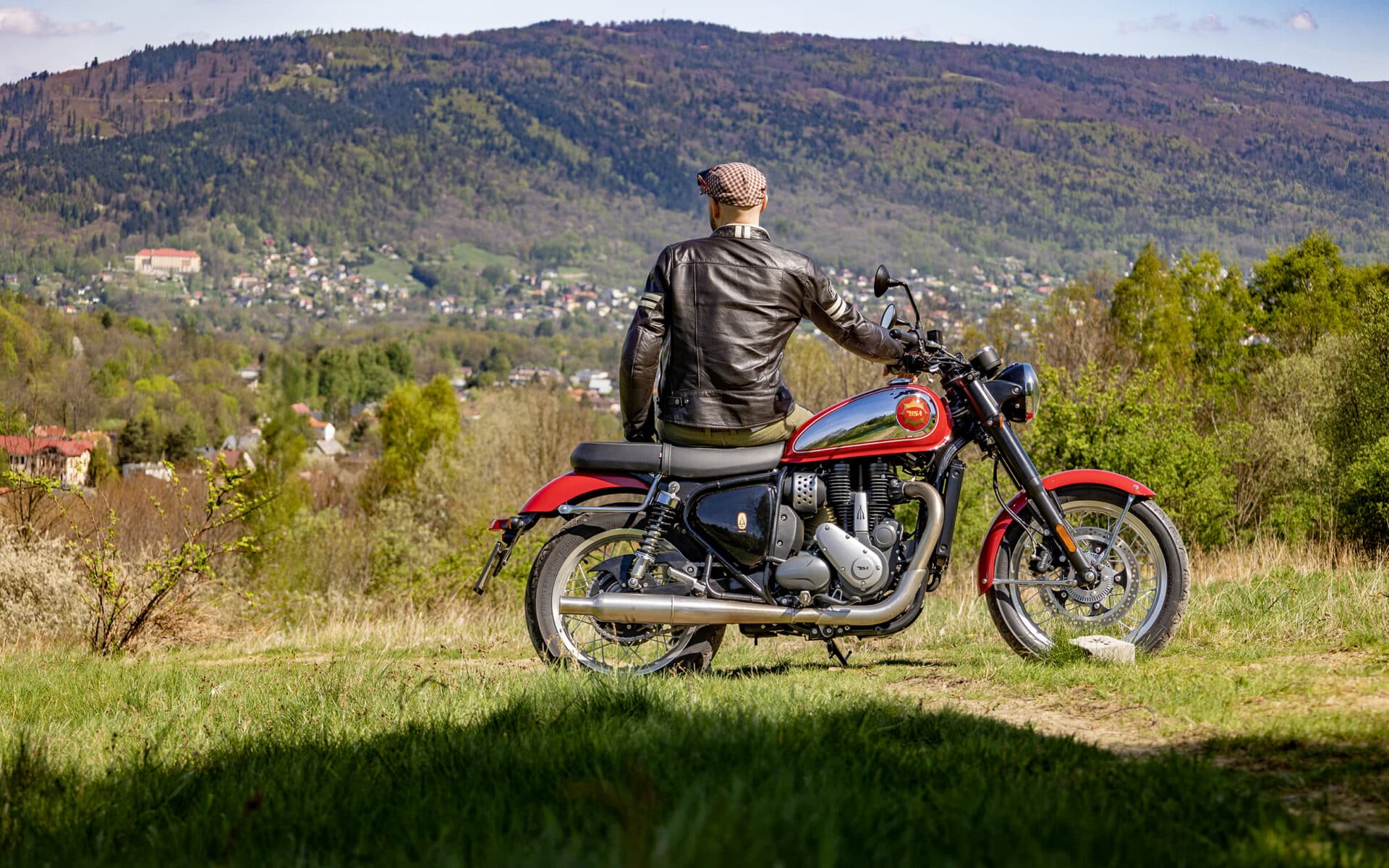 BSA Goldstar 650 2024: Motocykl tyle klasyczny, co współczesny. Czy to dobrze? [cena, zdjęcia, dane techniczne, wideo]