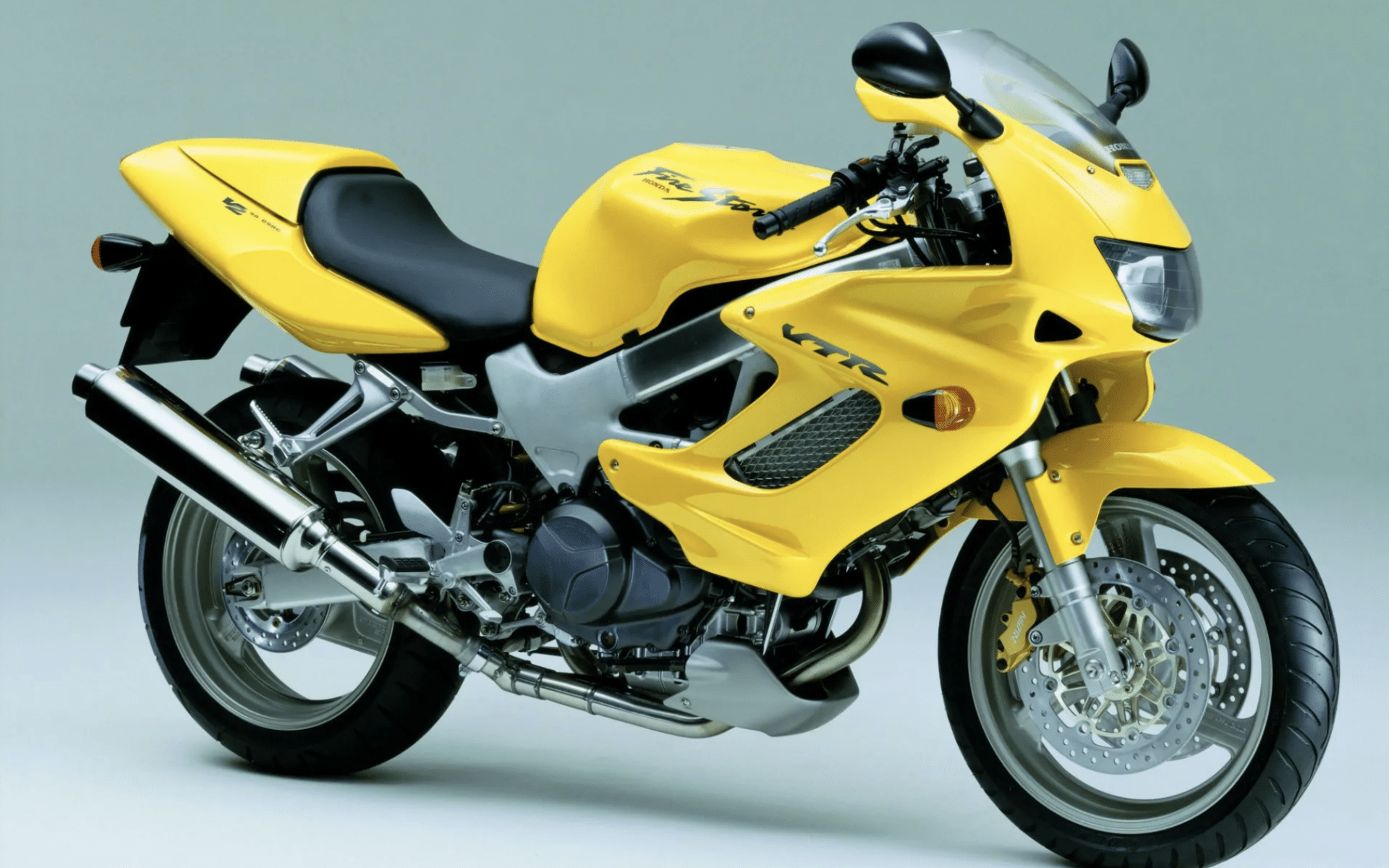 Honda VTR1000F Firestorm (1997-2006) – włoski zamysł w japońskim wydaniu [OPIS, HISTORIA, DANE TECHNICZNE, WADY, ZALETY]