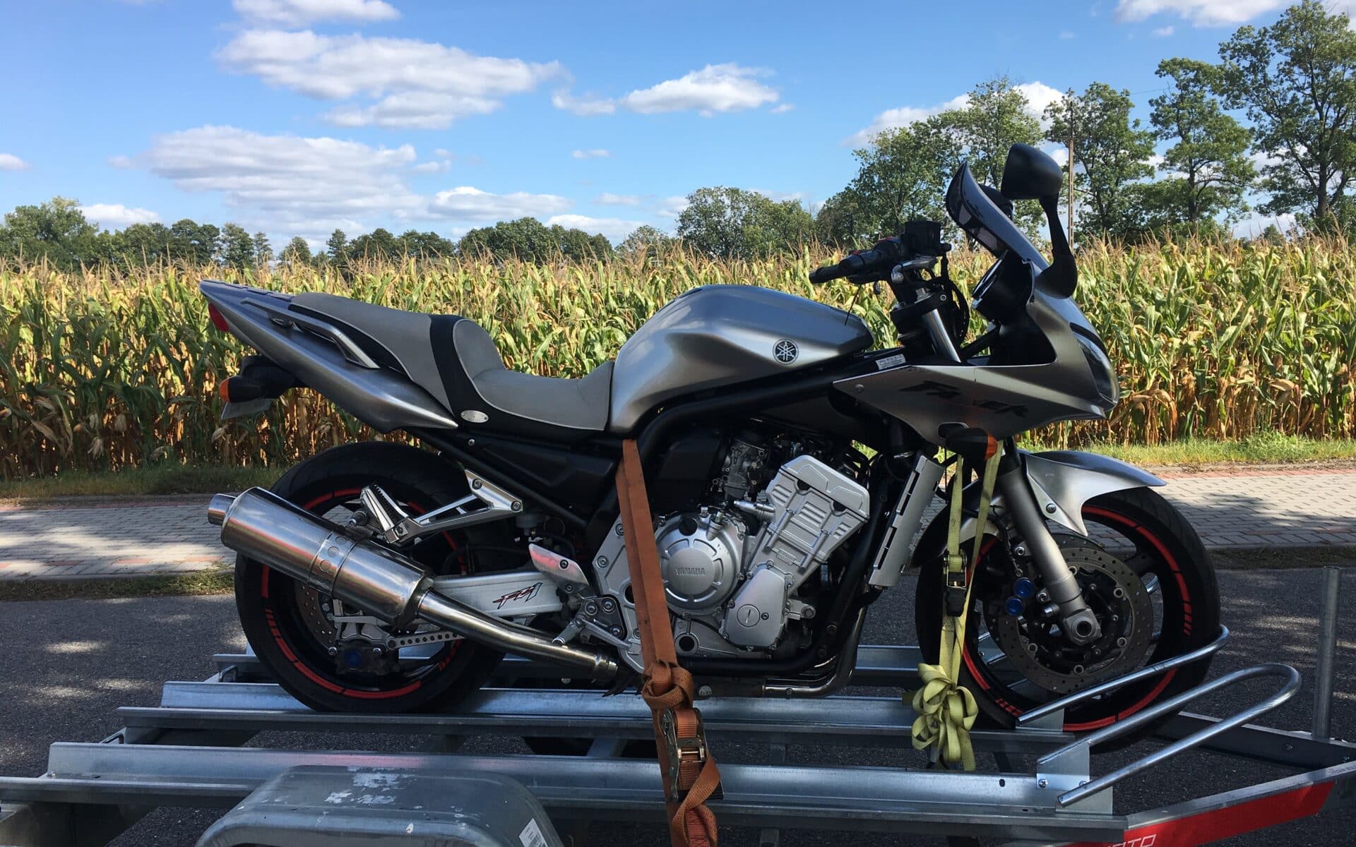 Kupujemy motocykl – czy wiesz jak sprawdzić jego historię i przebieg? Bezpłatny raport, który musisz znać
