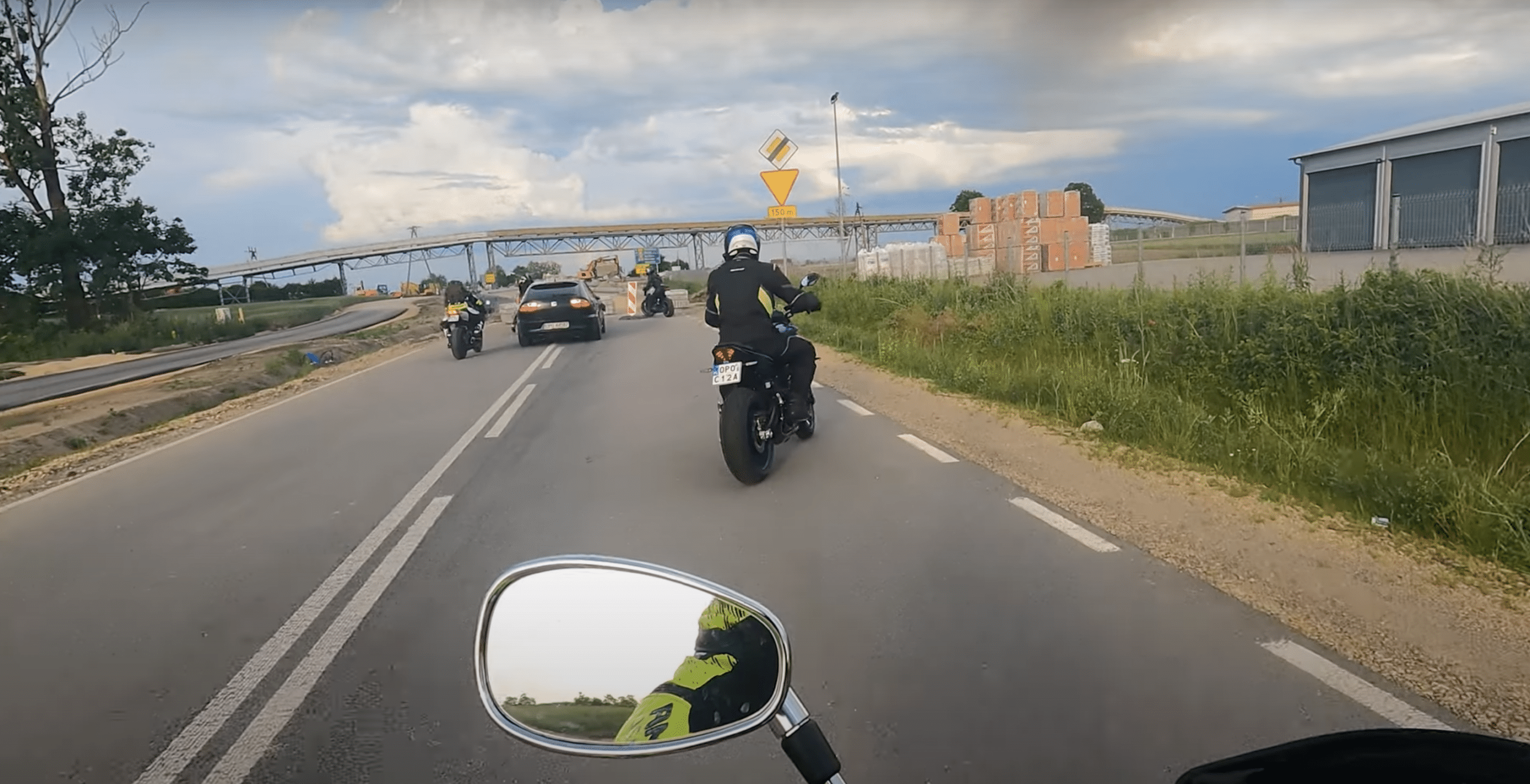 Pijany kierowca wjechał w kolumnę motocyklistów pod Opolem! Miał 3 promile! [VIDEO]
