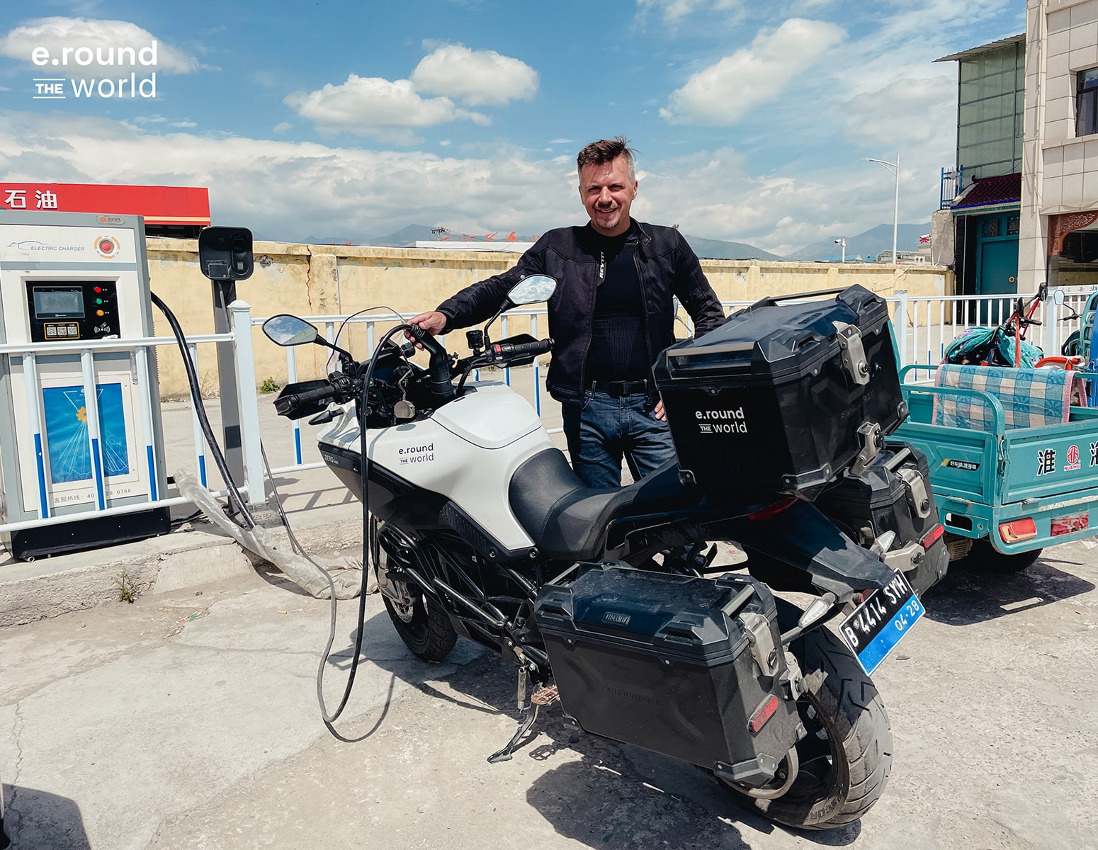 Słowak pojechał motocyklem elektrycznym dookoła świata pokonując łącznie około 42 000 km