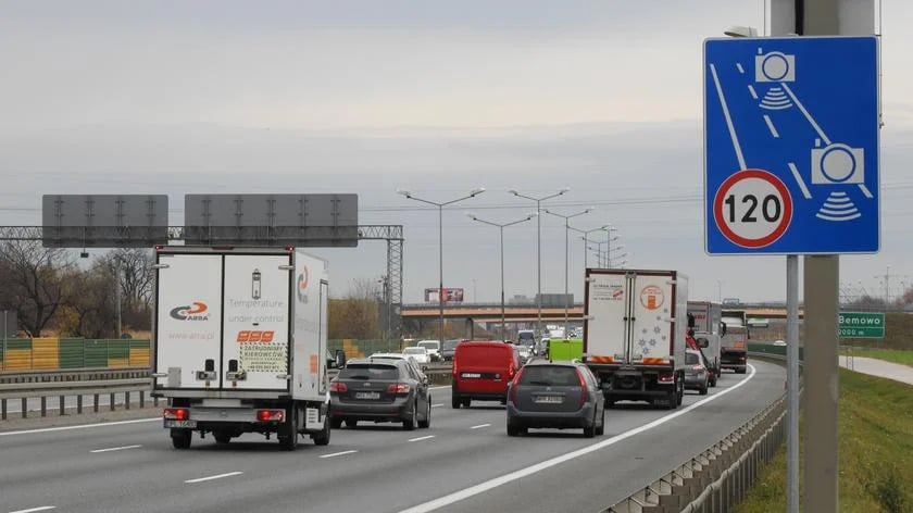 Na polskich drogach od początku 2024 pojawiło się aż 9 nowych odcinkowych pomiarów prędkości – gdzie się znajdują?