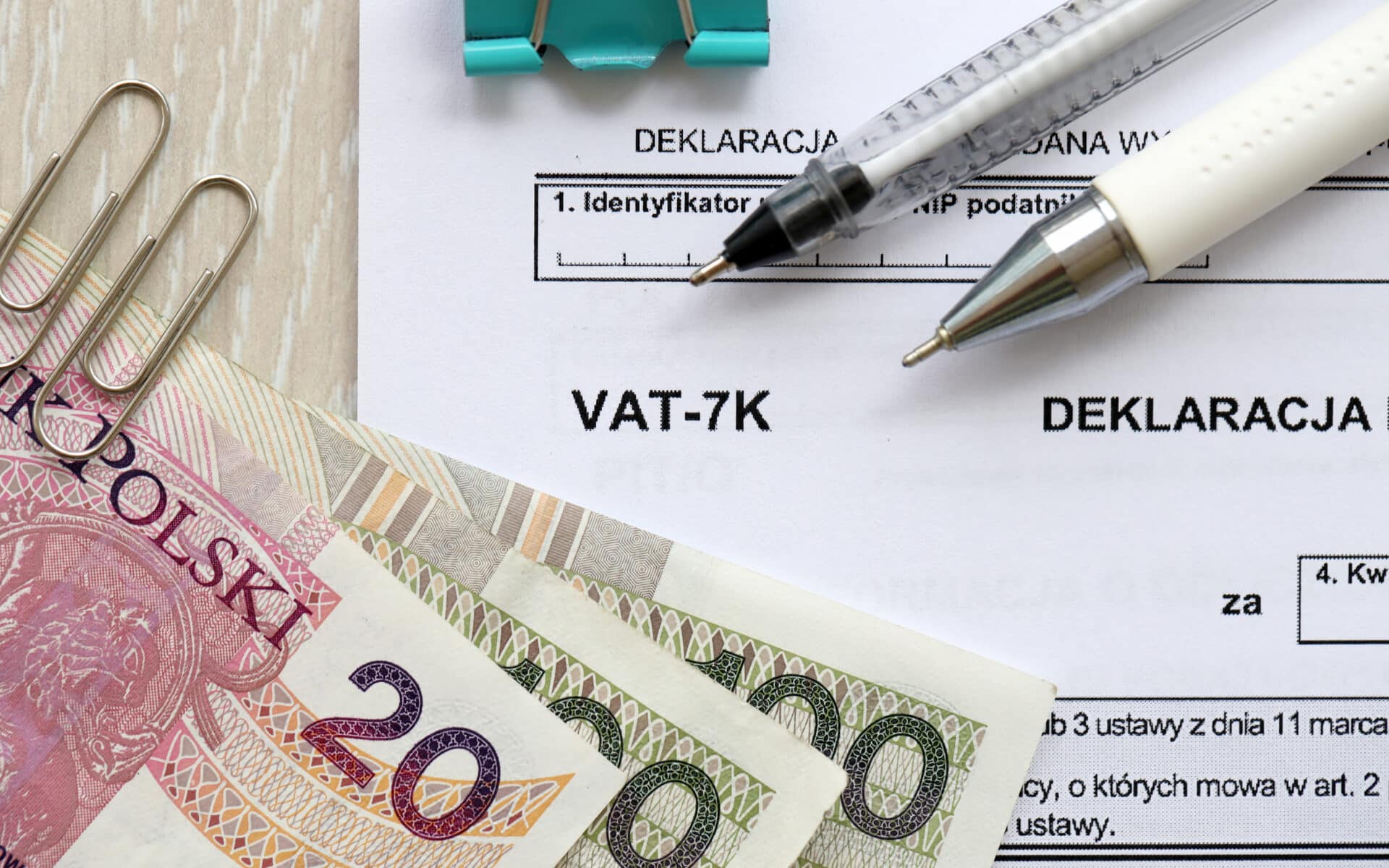 Odliczenie VAT od samochodu, motocykla i motoroweru. Zasady, różnice, i trudności dla przedsiębiorców.