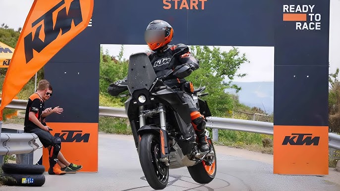 Nadciąga nowy KTM 990 SMT – to koniec charakterystycznej „papieskiej tiary”