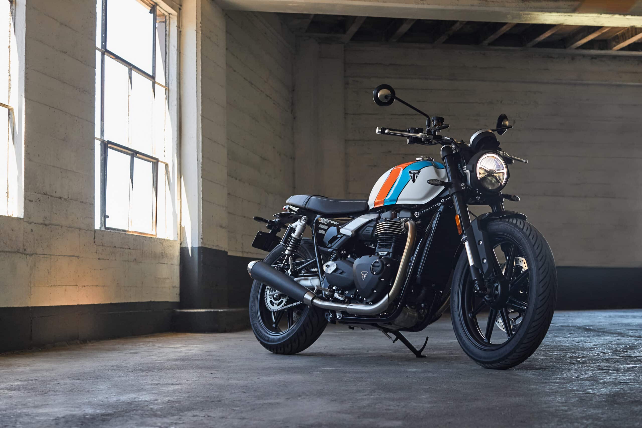 Triumph Speed Twin 900 na rok 2025 – odświeżony klasyk w nowoczesnej odsłonie