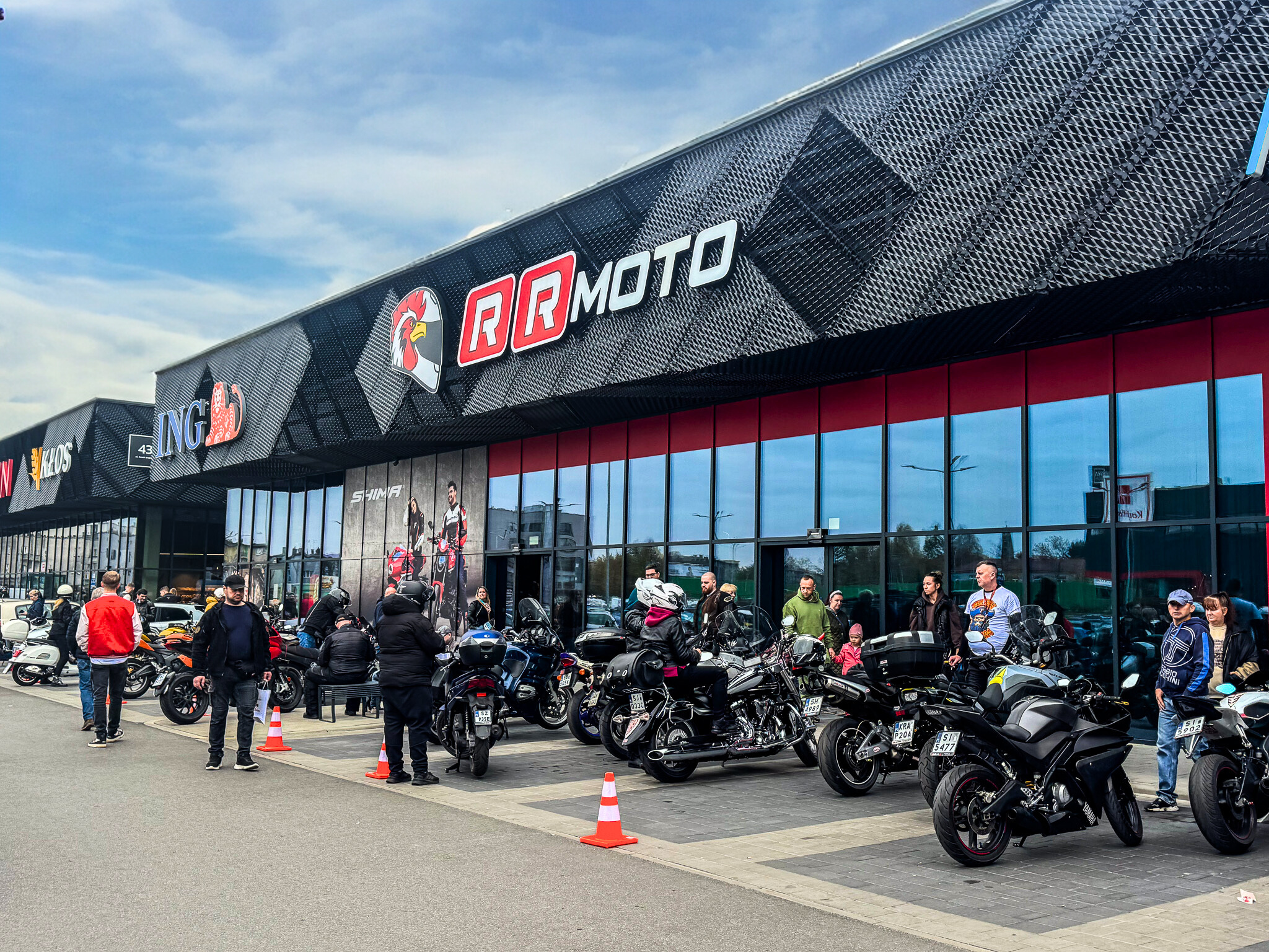 Odwiedź największy sklep motocyklowy na Śląsku – RRmoto Katowice zaprasza