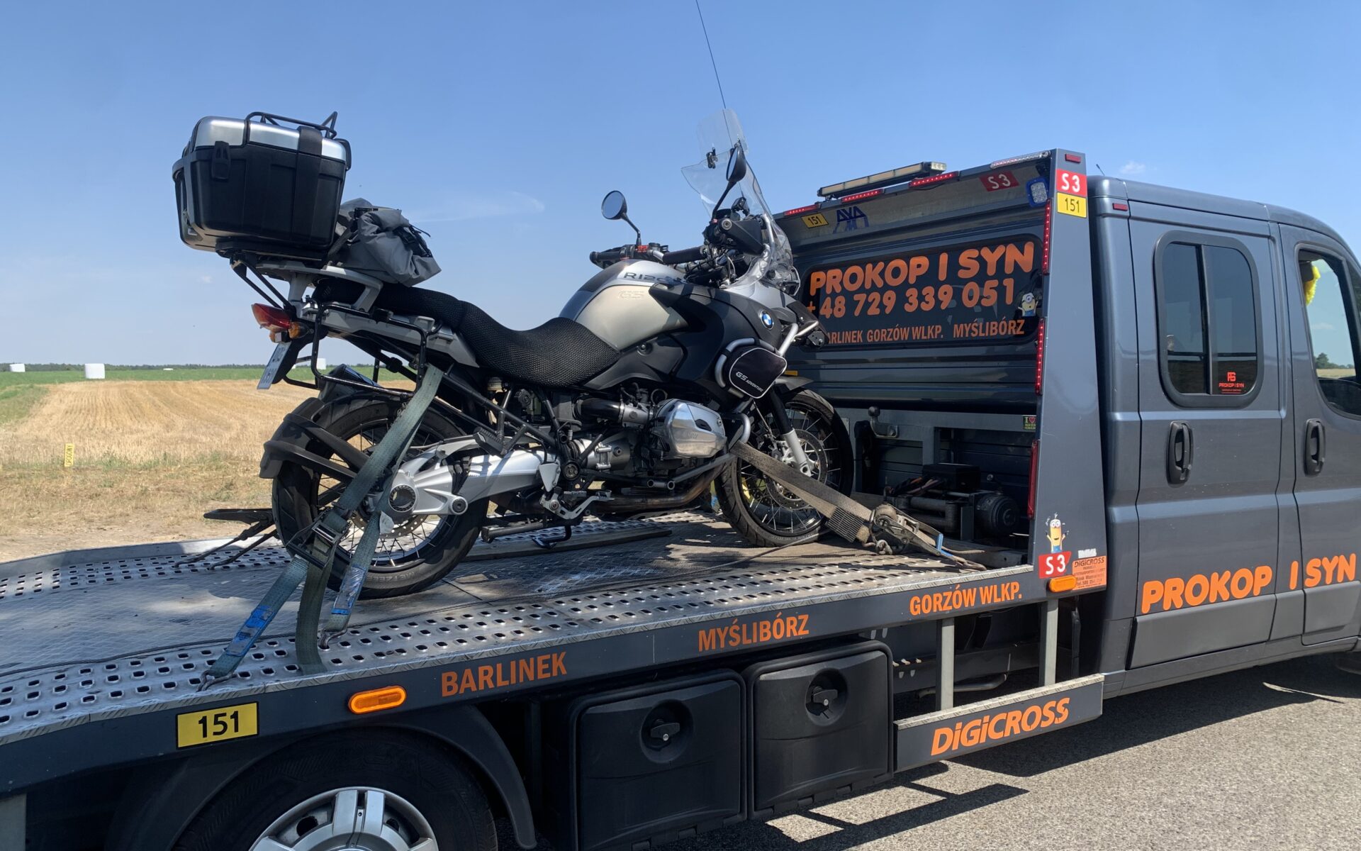 Motocyklisto uważaj! Przez ten chiński gadżet za 52 zł możesz wrócić do domu na lawecie!
