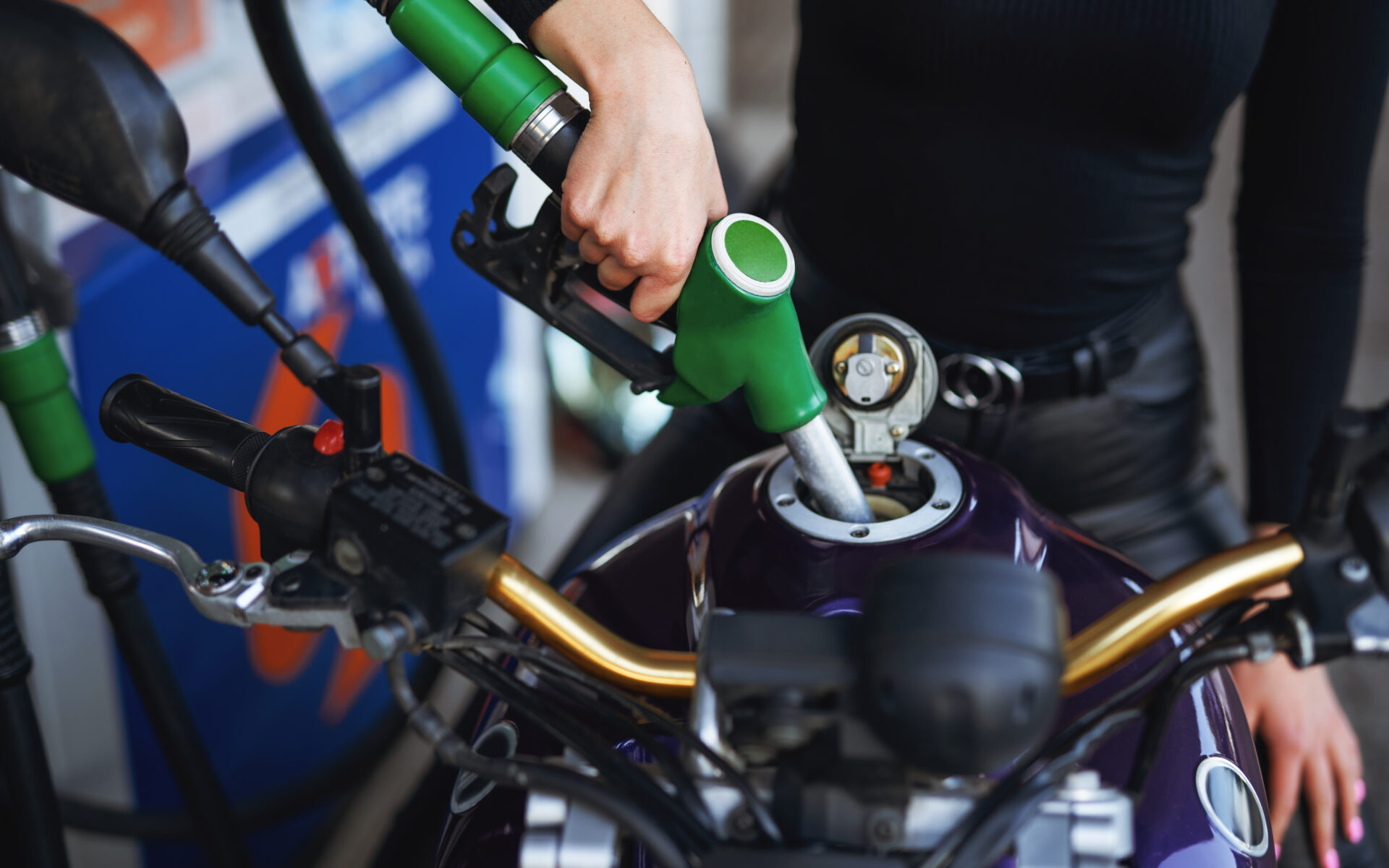 W 2025 wydasz o 1500 zł więcej na jazdę motocyklem. Dane są bezlitosne