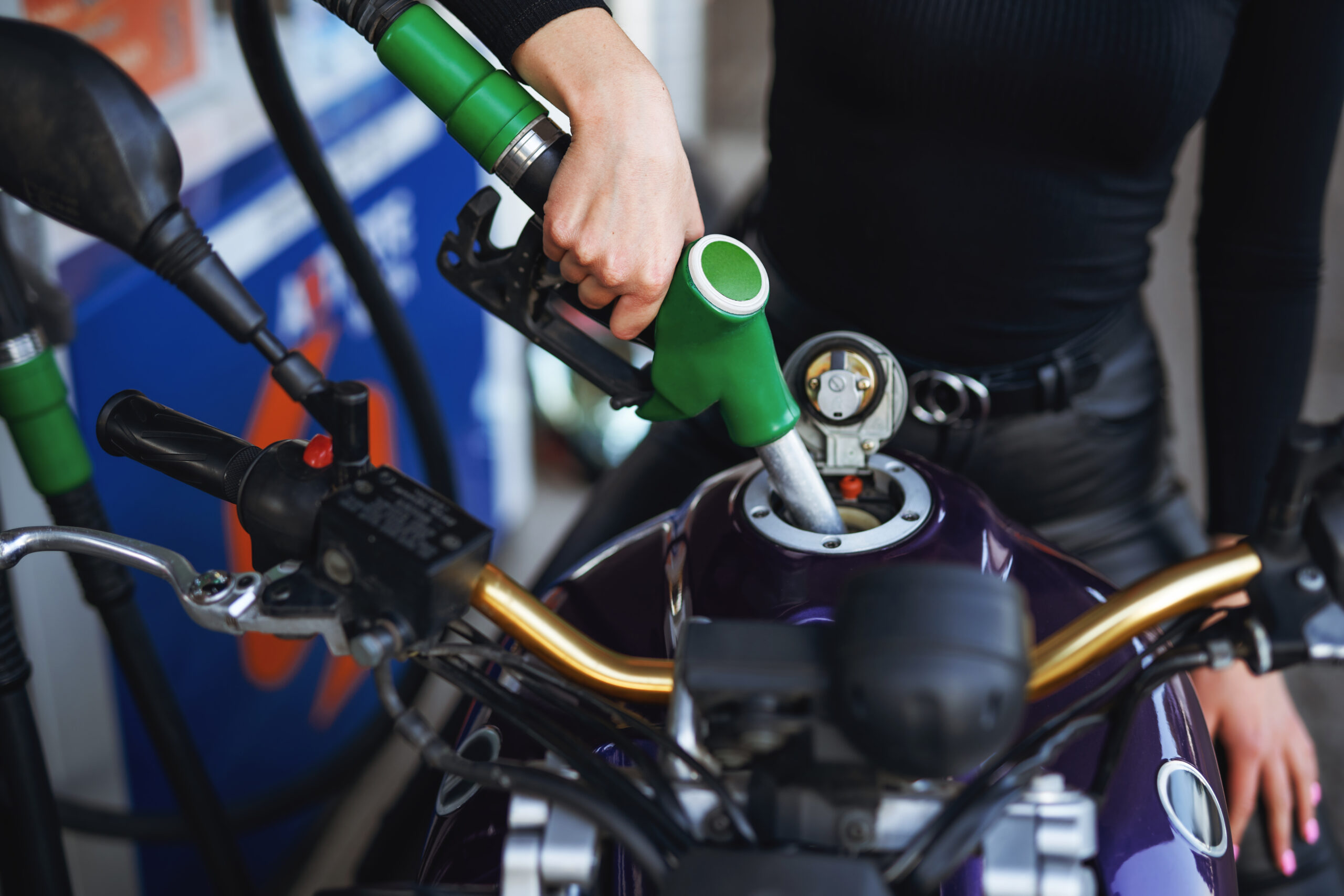 W 2025 wydasz o 1500 zł więcej na jazdę motocyklem. Dane są bezlitosne
