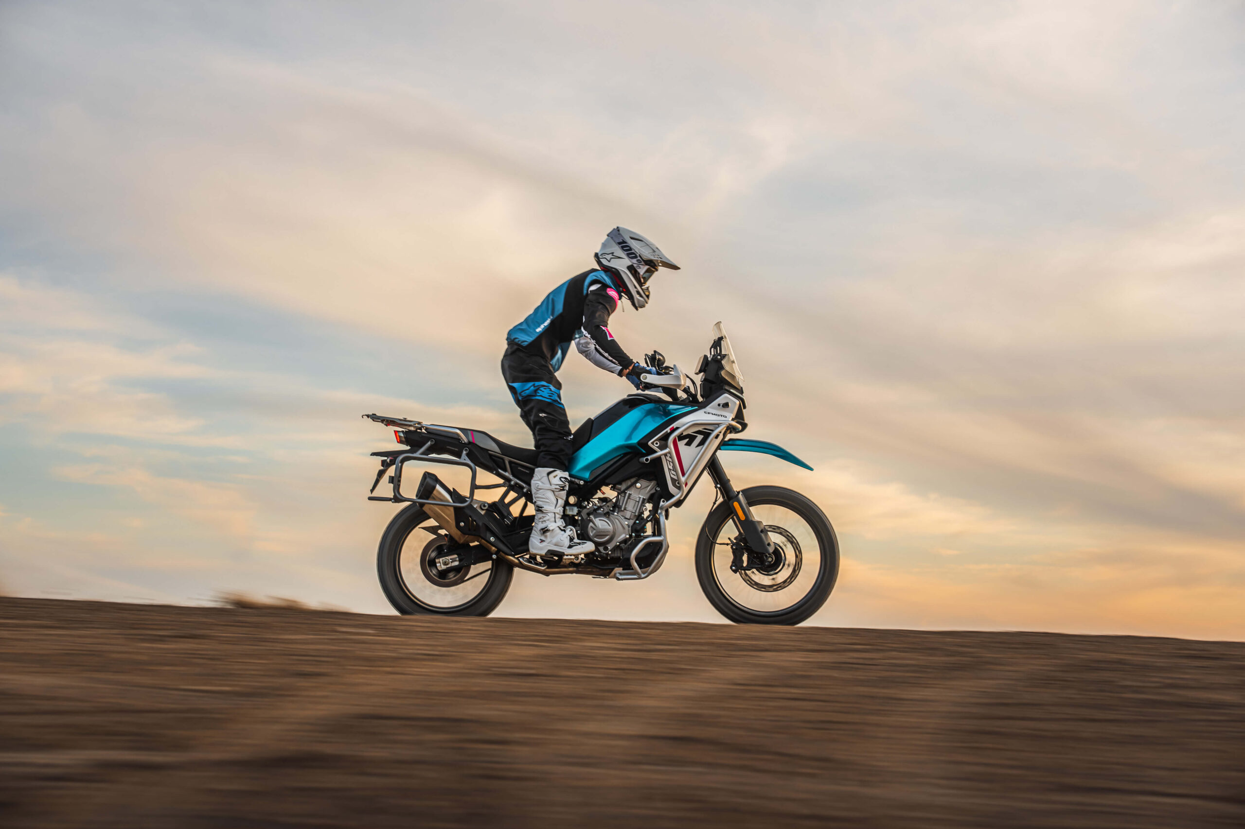CFMoto 450 MT – najlepiej sprzedający się chiński motocykl w Polsce w 2025 roku!