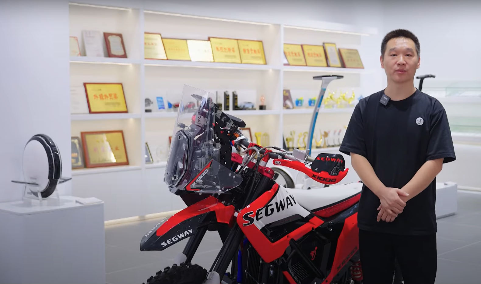 Dakar 2025: w pełni elektryczny motocykl na piaskach!