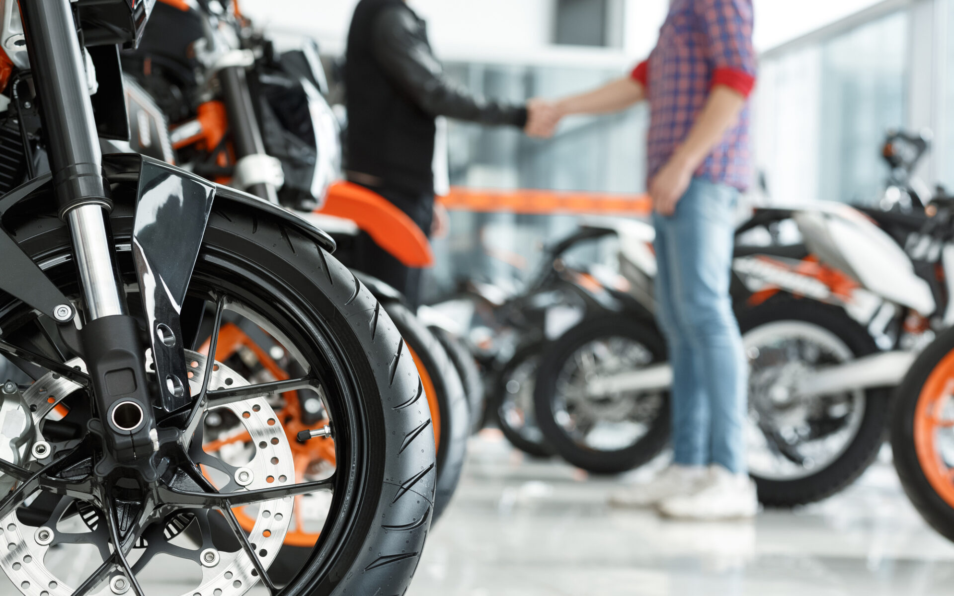 Sprowadzony motocykl z zagranicy, a podatek PCC-3 – czy również trzeba go zapłacić?