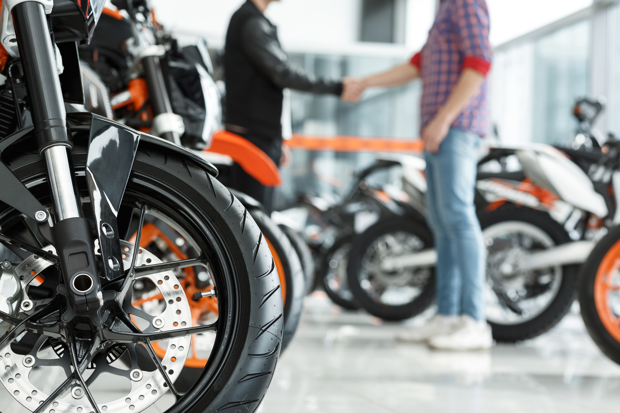 Sprowadzony motocykl z zagranicy, a podatek PCC-3 – czy również trzeba go zapłacić?