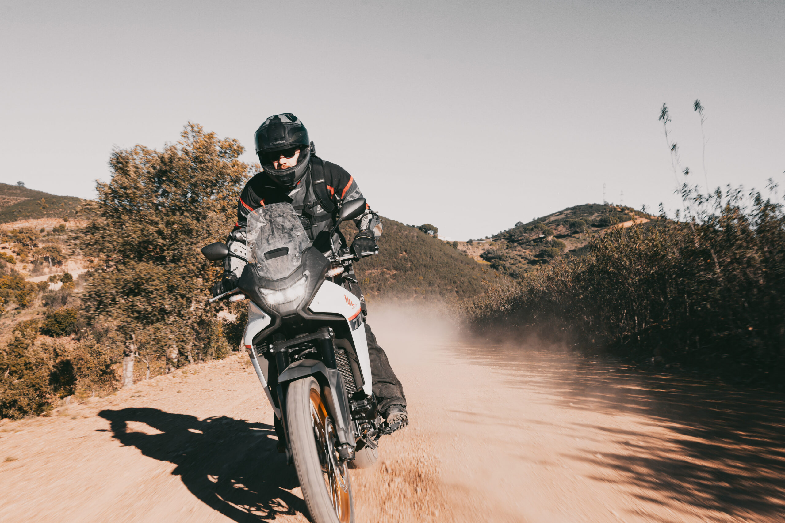 Honda XL750 Transalp 2025 – przemyślane zmiany kluczem do sukcesu [OPIS, DANE TECHNICZNE, GALERIA ZDJĘĆ]