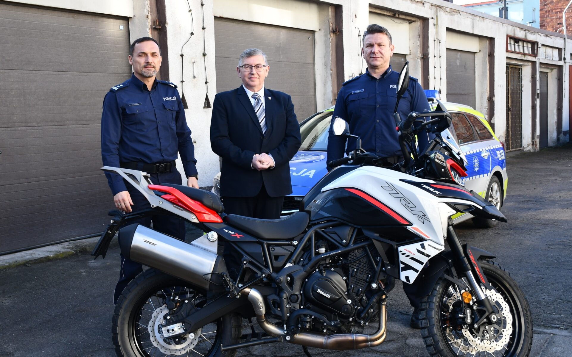 Chiński motocykl zasilił szeregi polskiej policji – na Dolnym Śląsku służbę będzie pełnić Adventure klasy średniej