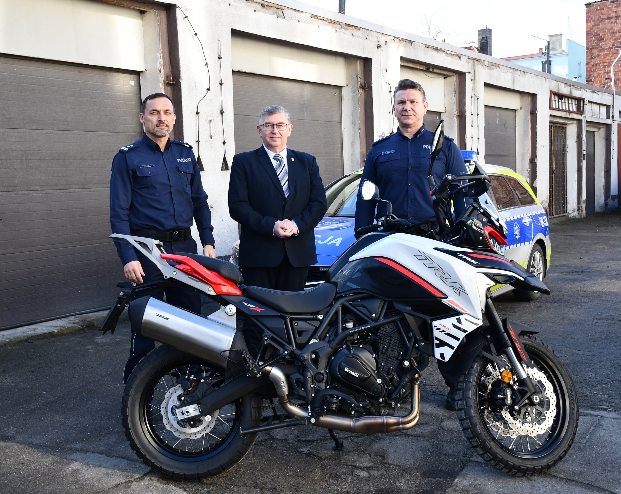 Chiński motocykl zasilił szeregi polskiej policji – na Dolnym Śląsku służbę będzie pełnić Adventure klasy średniej