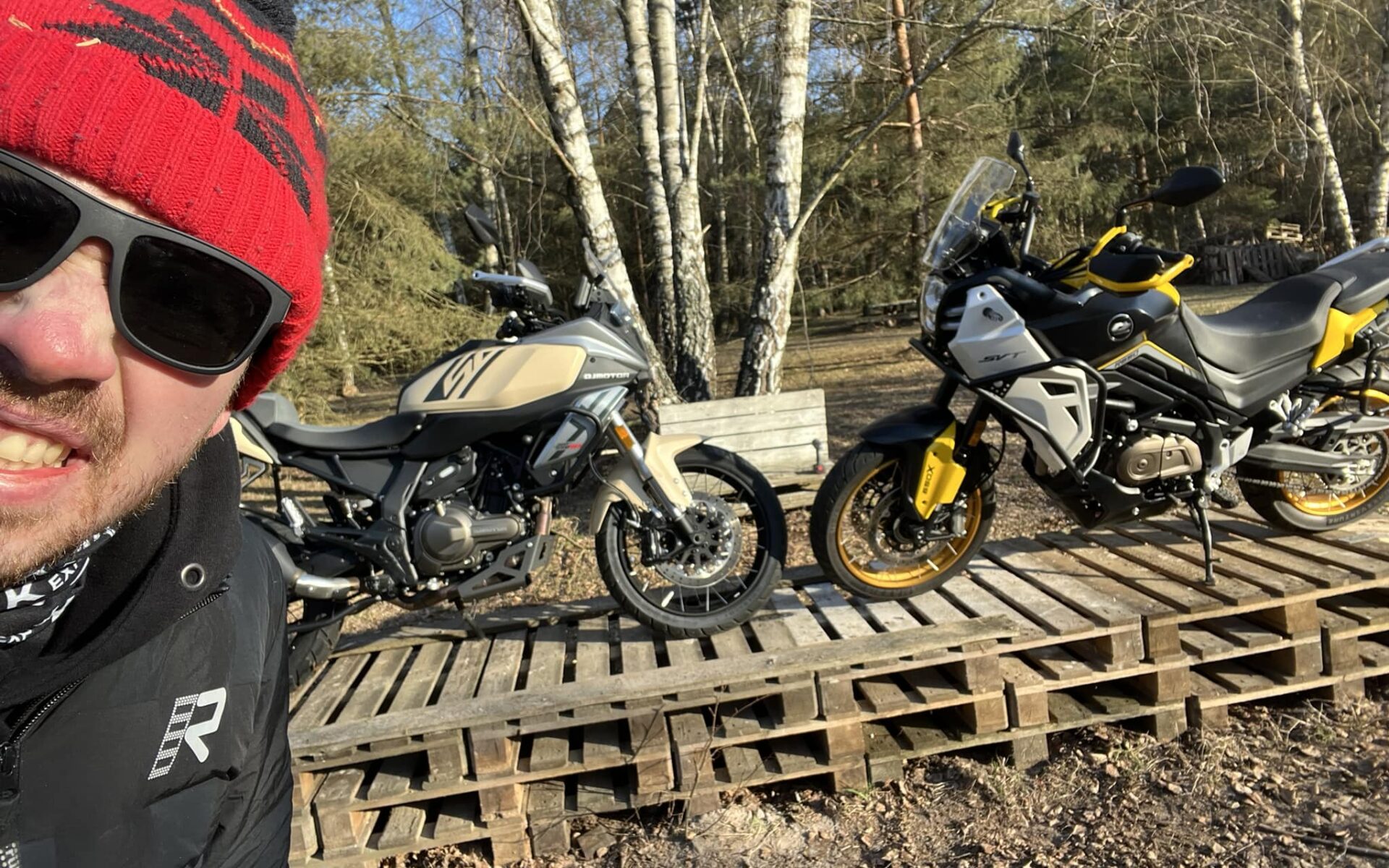 QJ SRT 600 VS SVT 650. Tańszy bije na głowę droższego? Czy motocykl za 24 900 zł może wygrać z moto za 31 900 zł!