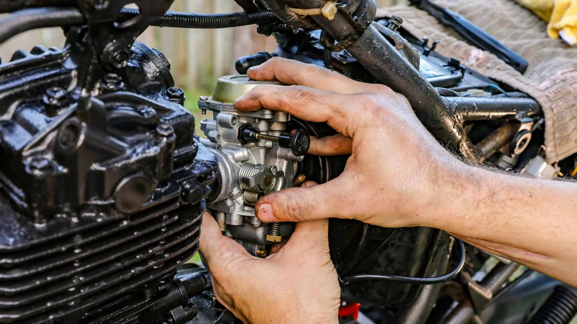 Po co jest ssanie w motocyklu? Jak go używać?