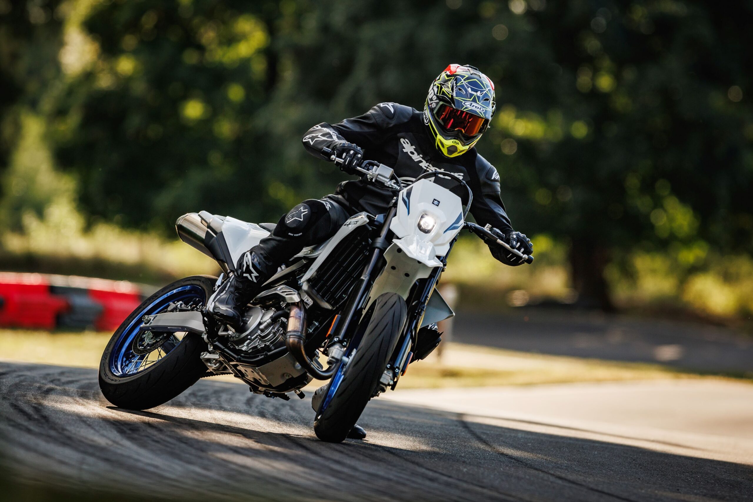 Suzuki Moto Road Show 2025 z prezentacjami DR-Z4S i DR-Z4SM