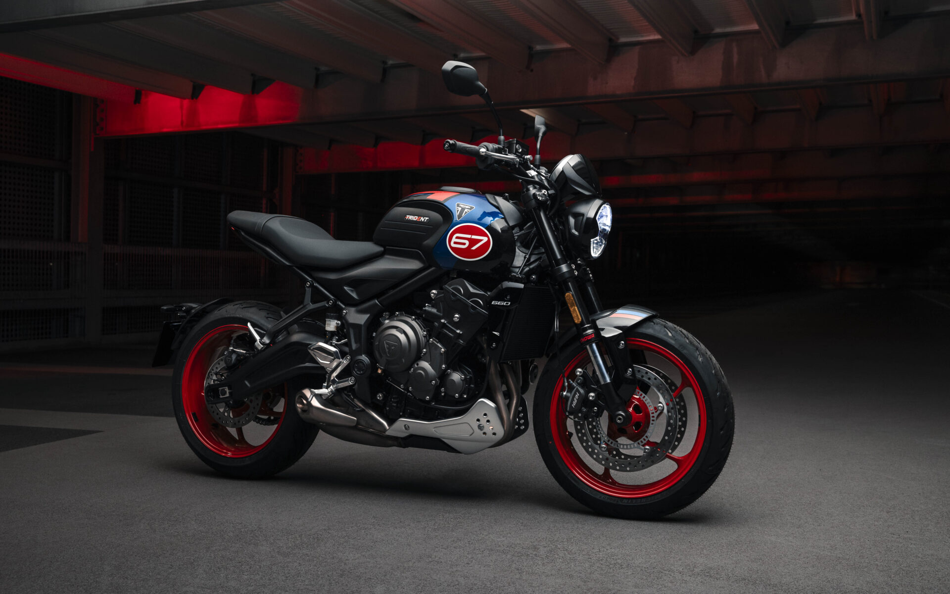 Triumph Trident 660 Tribute – edycja specjalna inspirowana pięciokrotnym zwycięzcą wyścigów TT [OPIS, DANE TECHNICZNE, ZDJĘCIA]