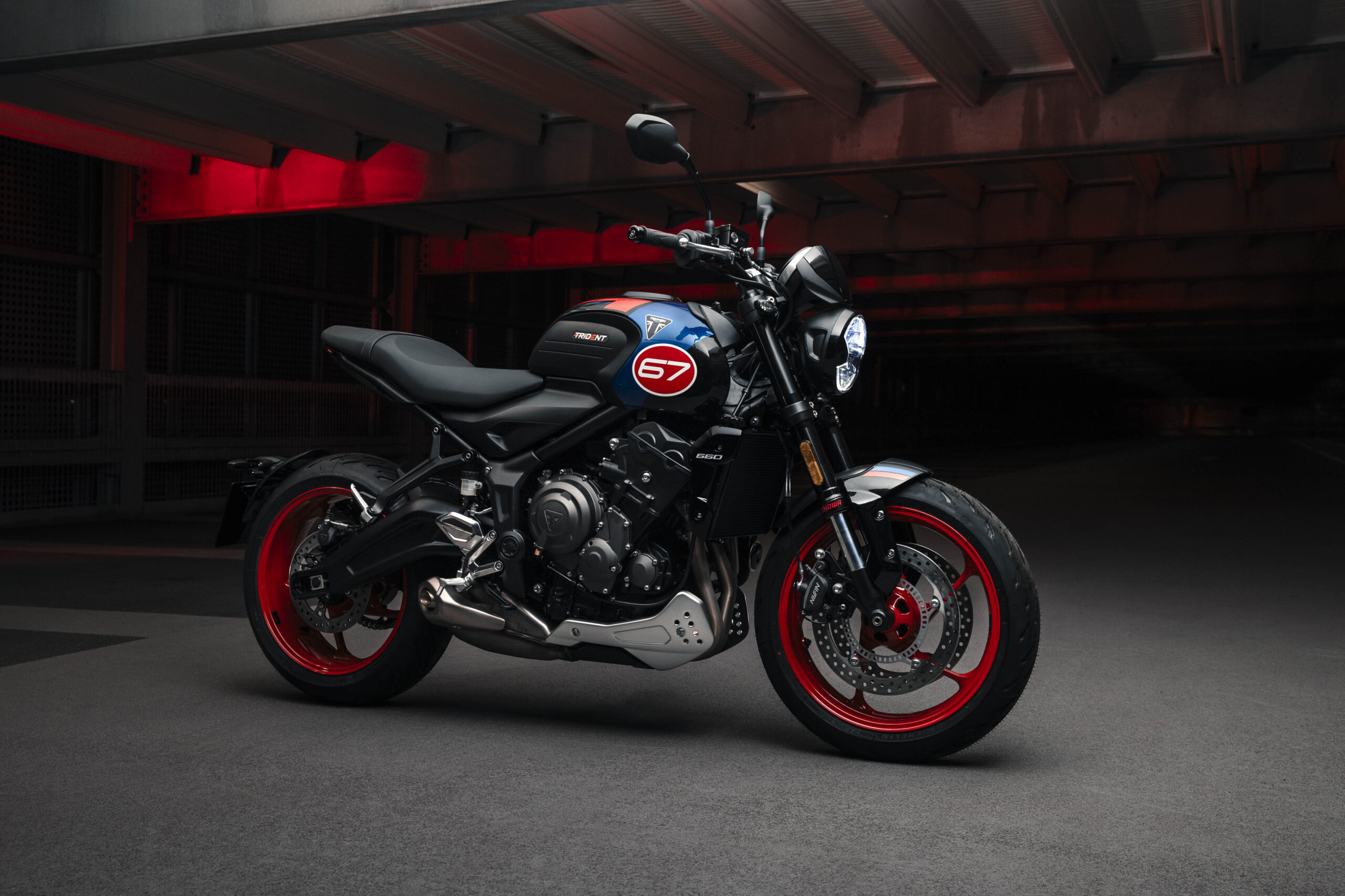 Triumph Trident 660 Tribute – edycja specjalna inspirowana pięciokrotnym zwycięzcą wyścigów TT [OPIS, DANE TECHNICZNE, ZDJĘCIA]