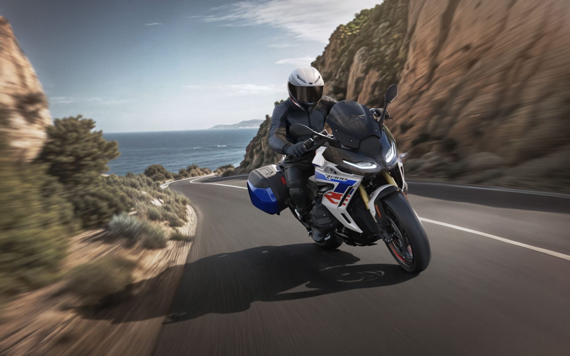 Oto nowe BMW R 1300 RS: Sportowy bokser po grubej modernizacji. Okaże się hitem?