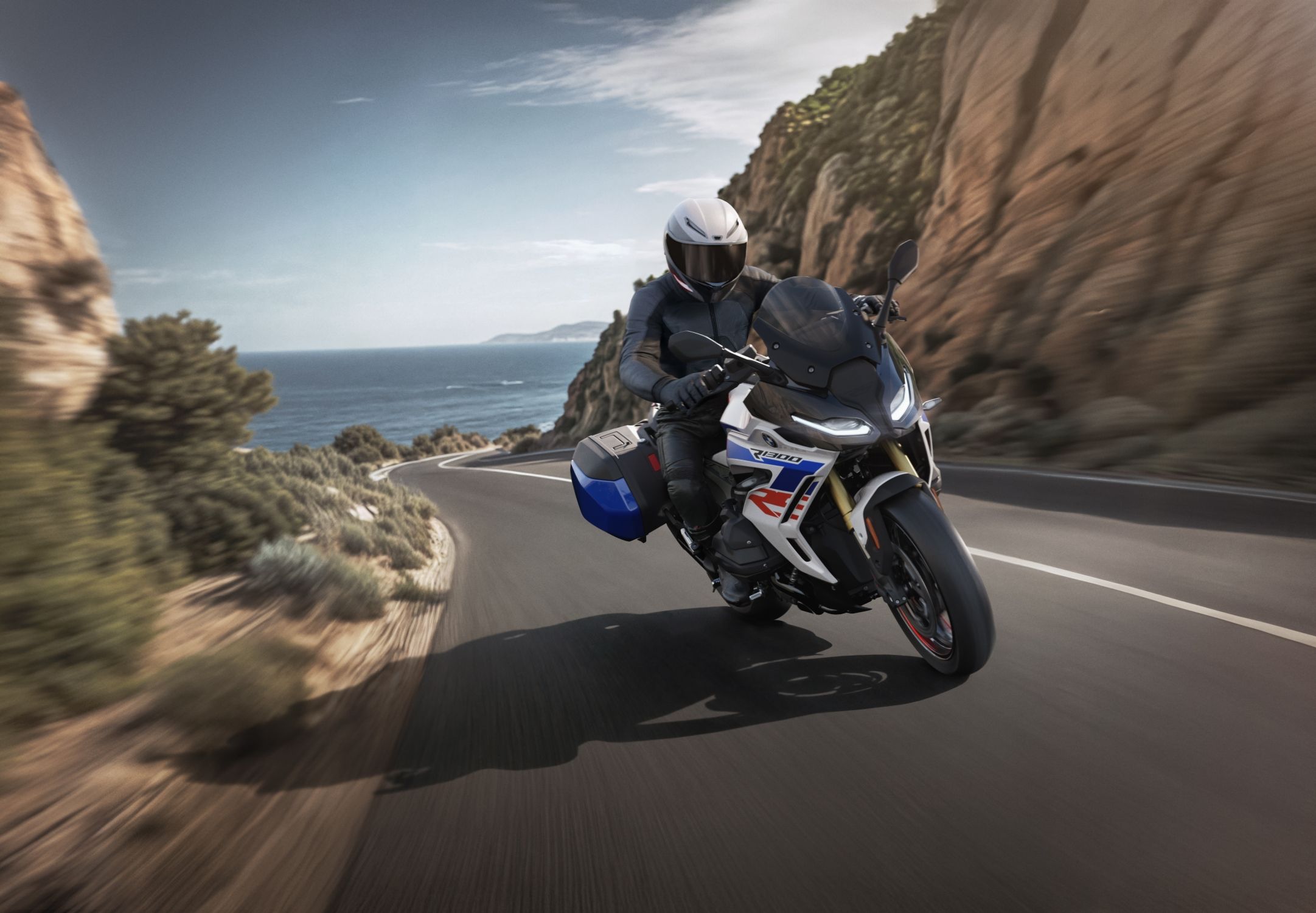 Oto nowe BMW R 1300 RS: Sportowy bokser po grubej modernizacji. Okaże się hitem?