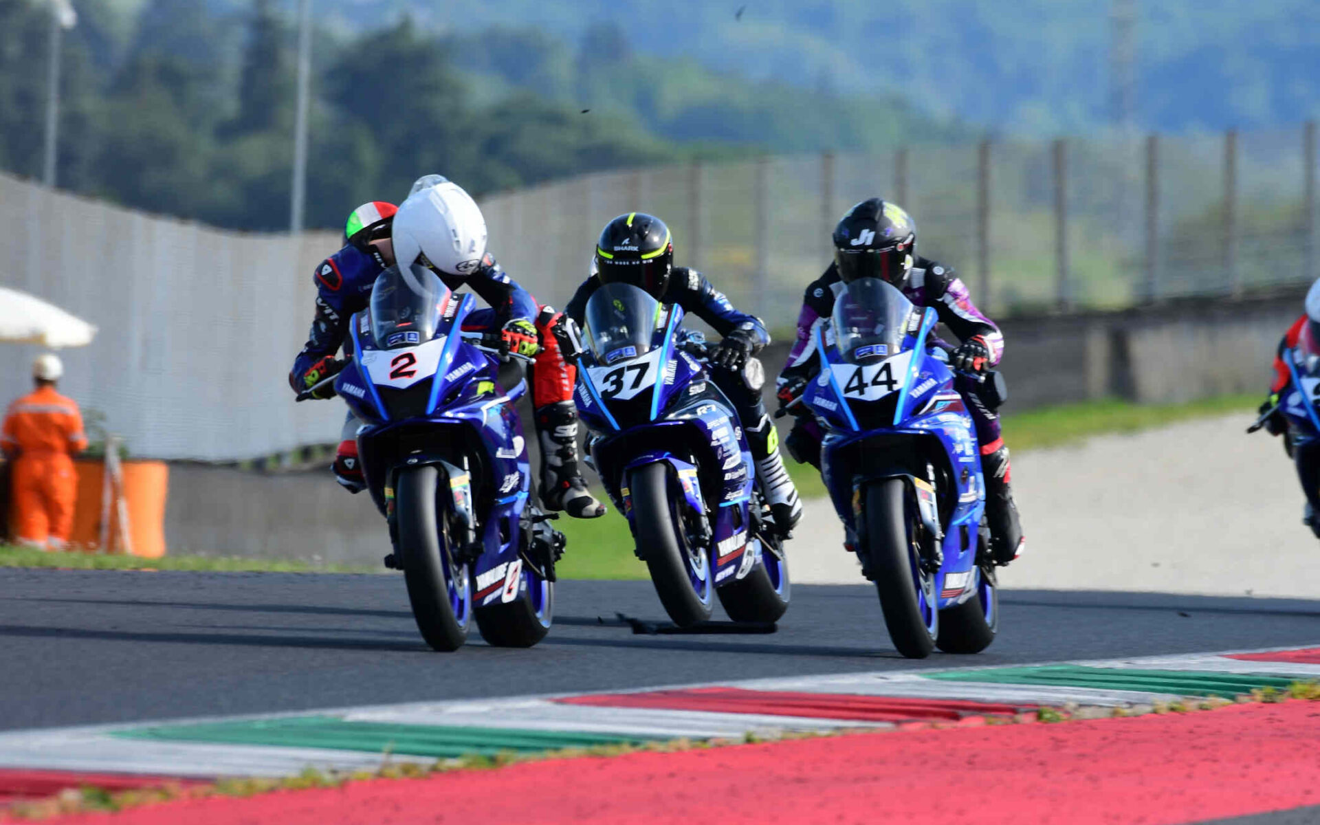 Jakub Belak z progresem na Mugello – solidny występ w Rundzie 2 Yamaha R7 Cup Italy