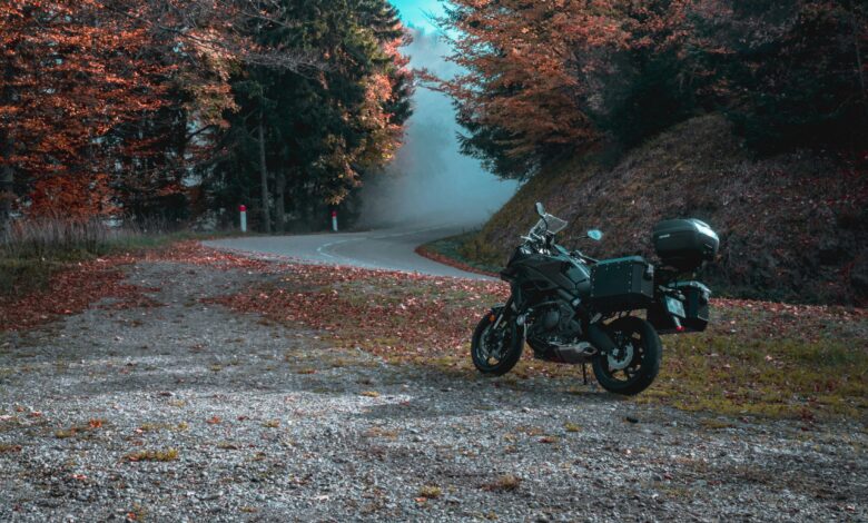 Jesień na motocyklu. O czym warto pamiętać?